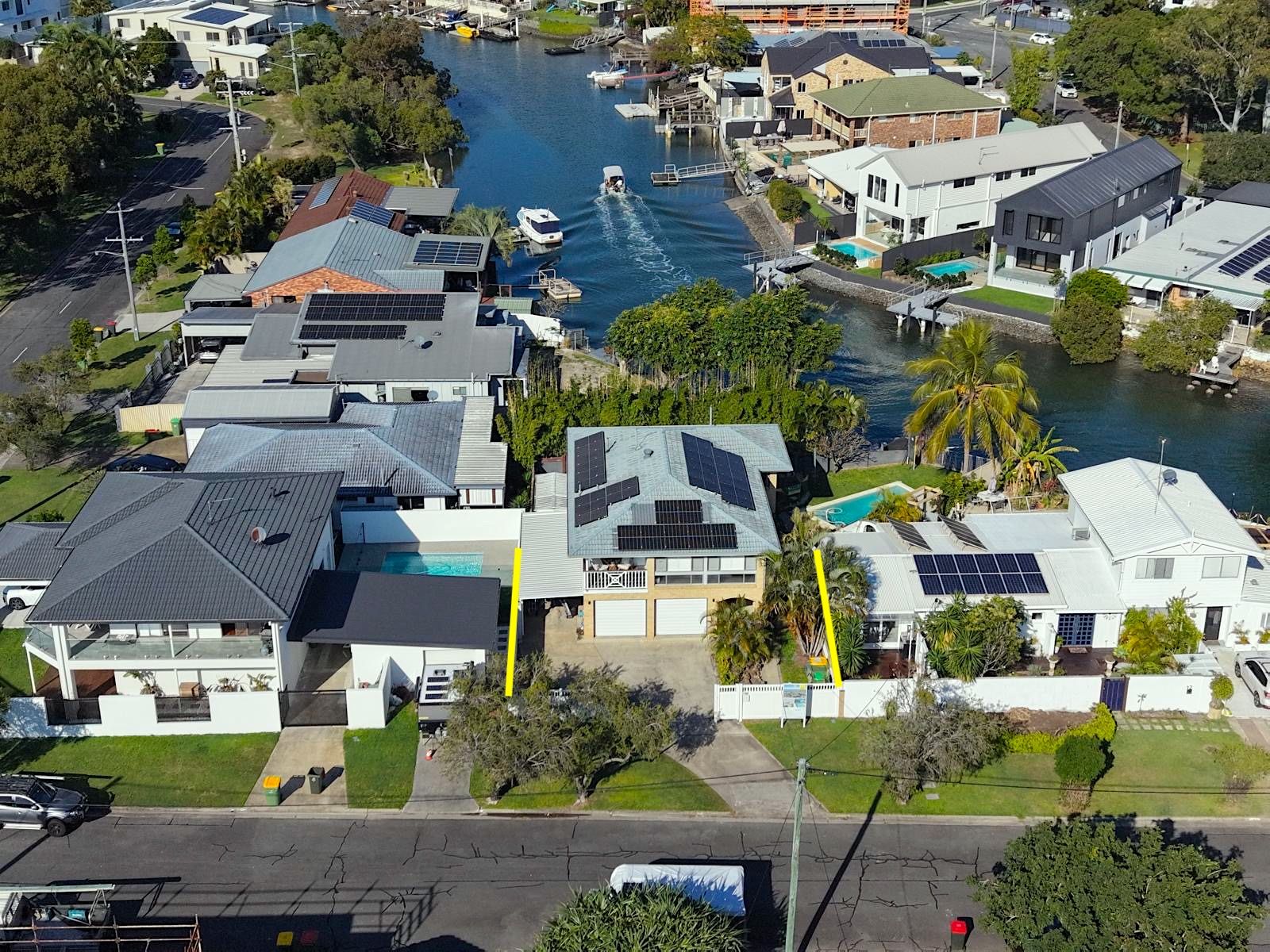 14 Kilmartin Esplanade, Biggera Waters, QLD 4216
