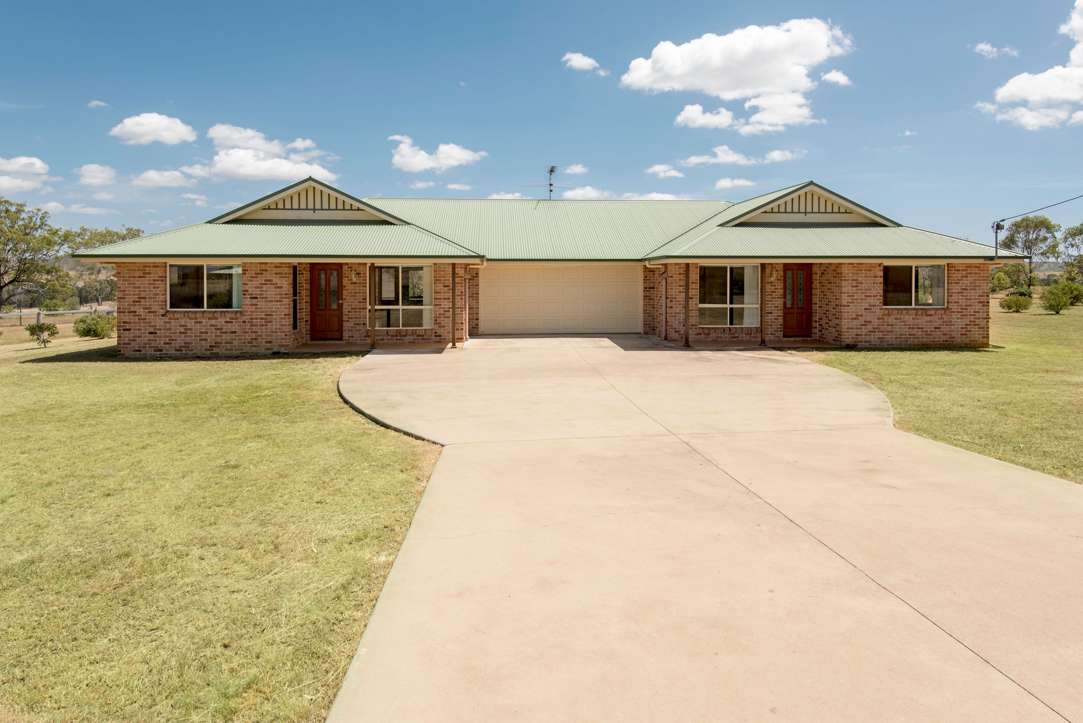 381 Savage Road, Hodgson Vale, QLD 4352