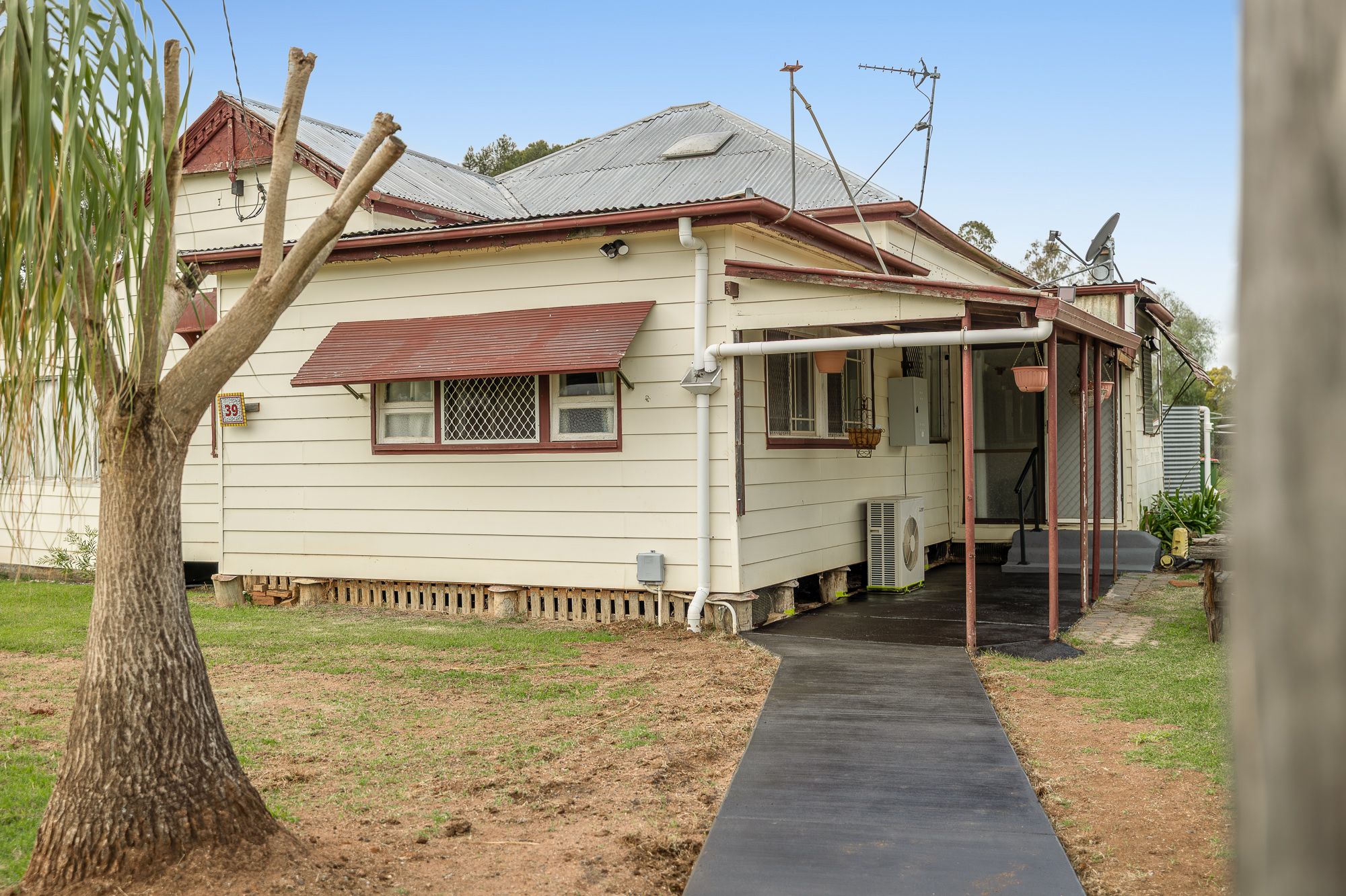 39 Cory Street, Oakey, QLD 4401