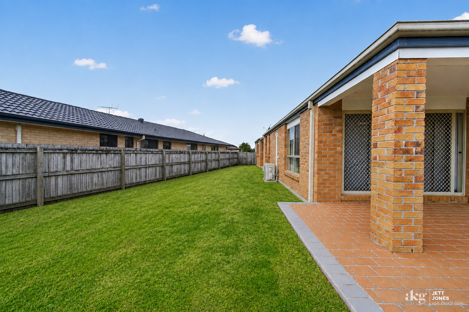 18 Lake Wivenhoe Court — photo 16 of 21