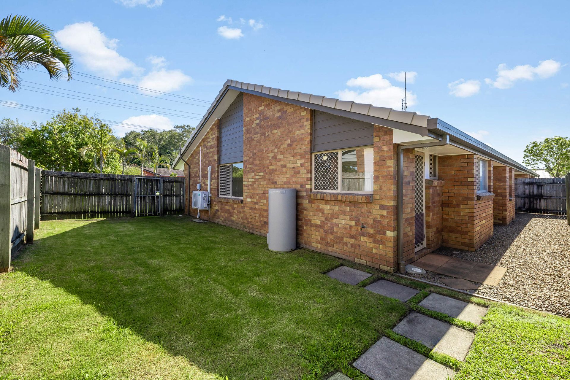 2/101 Goonawarra Drive — photo 8 of 17