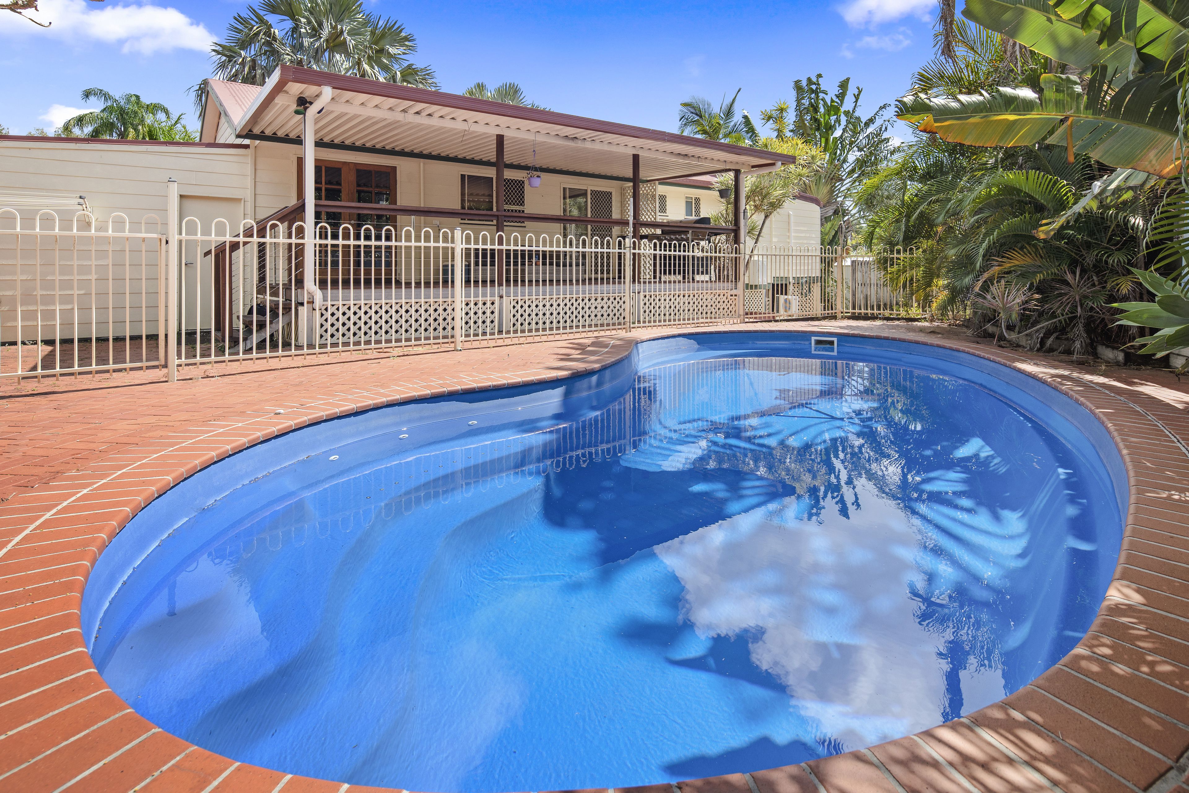 4 Cateran Close, Cannonvale, QLD 4802