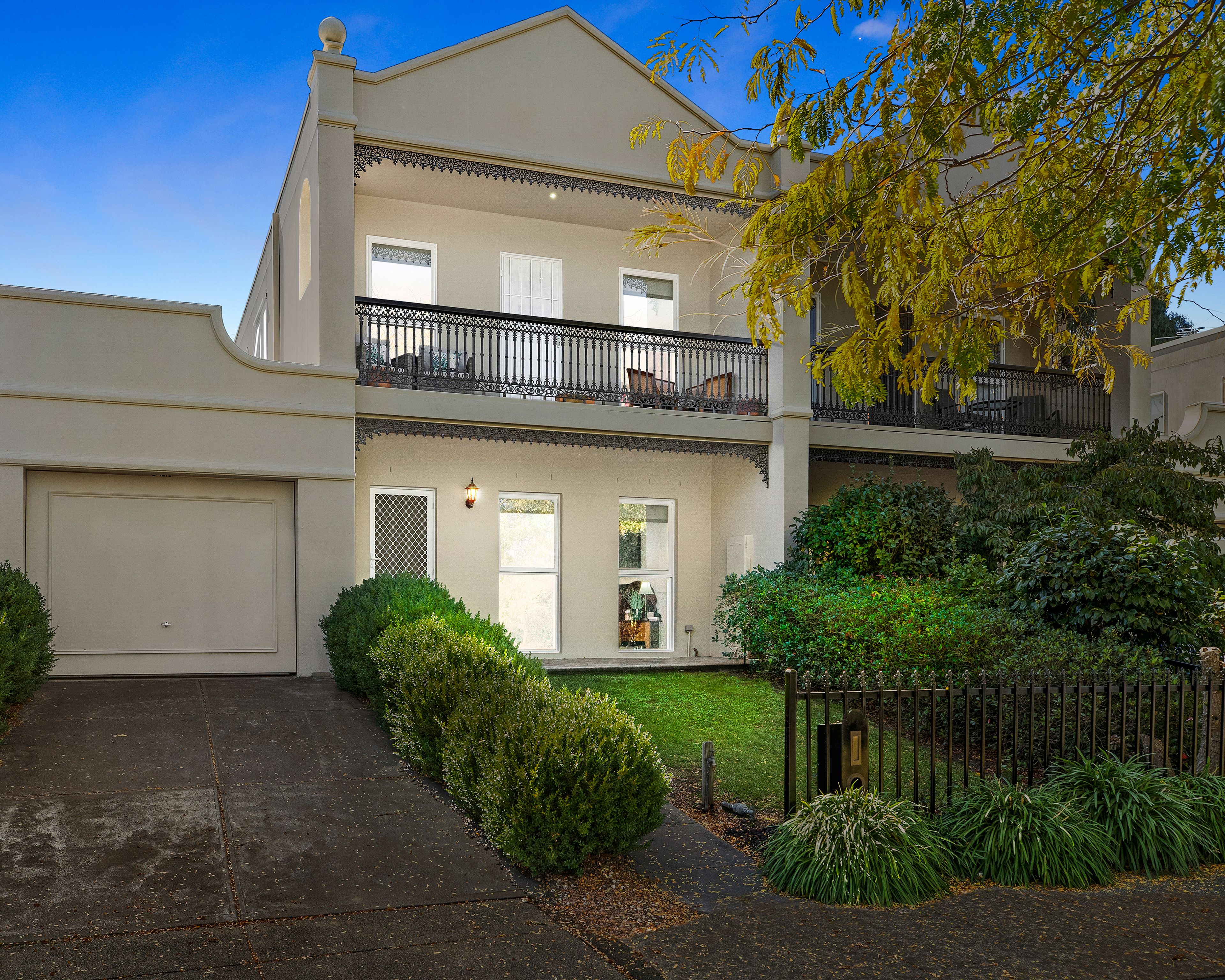 8 Parklane Way, Rowville VIC 3178