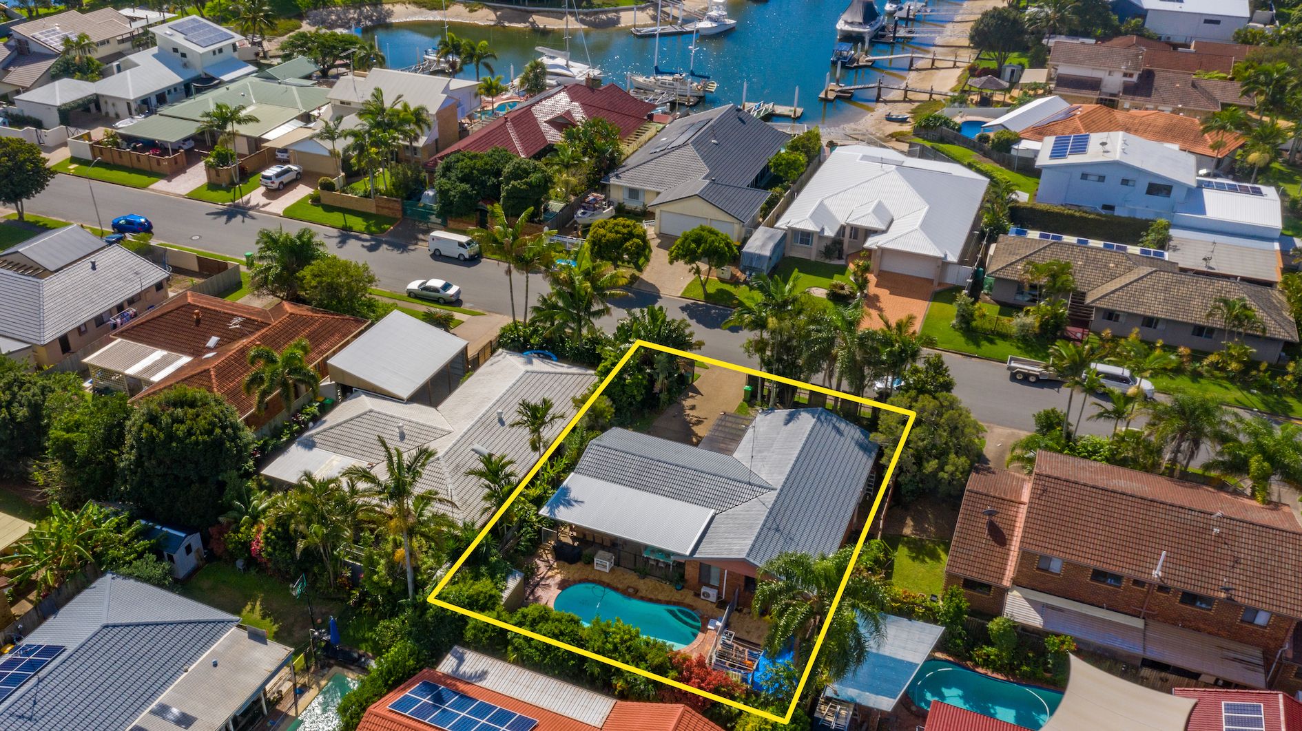 2 Bangalow Street, Minyama, QLD 4575