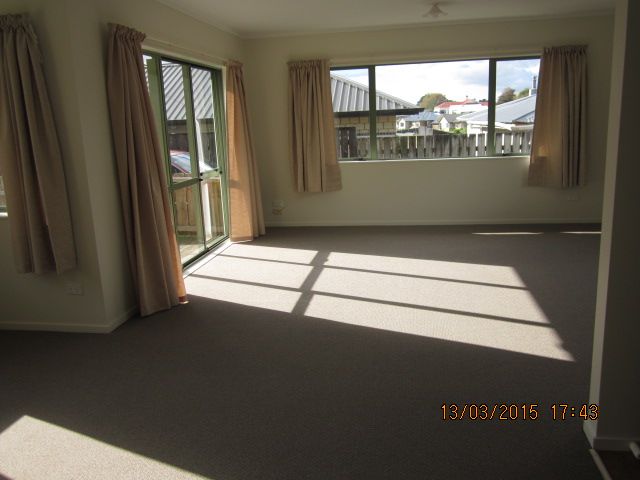 23C George Crescent, Buckland, Franklin