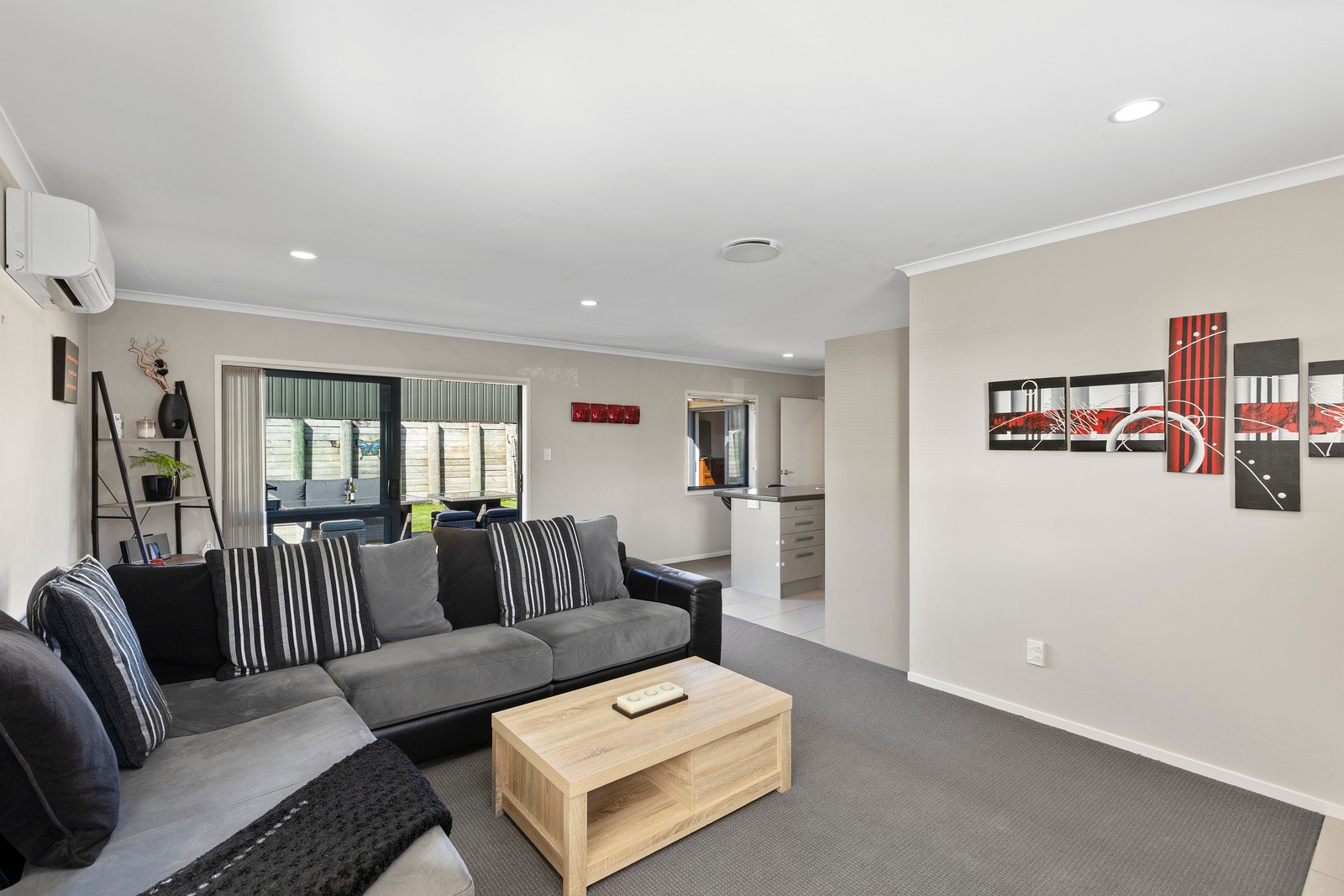 7 Sunstone Crescent, Brown Owl, Upper Hutt City