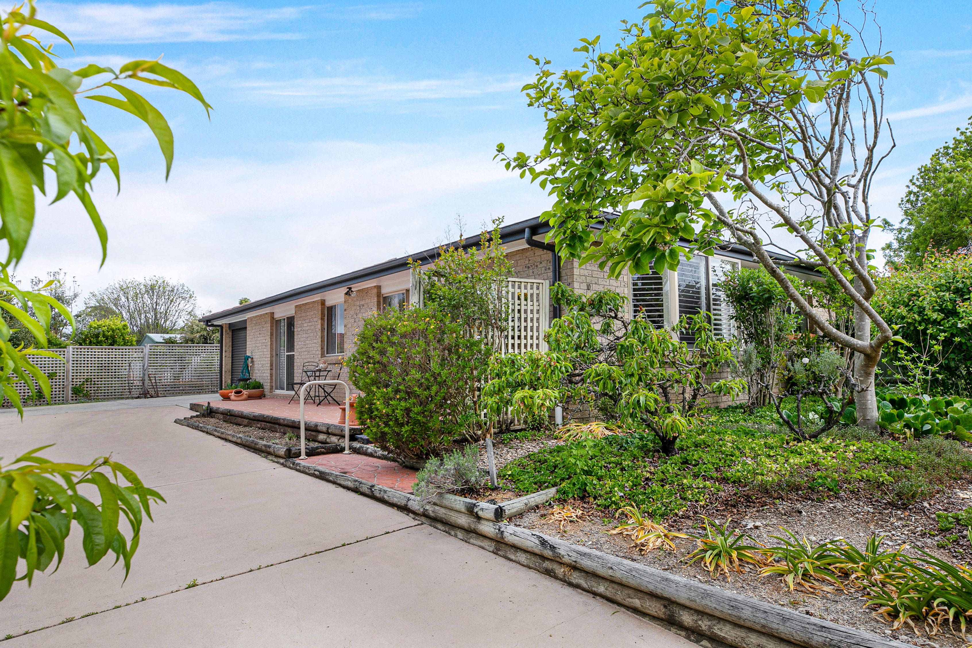 10 Oaklands Street, Mittagong NSW 2575