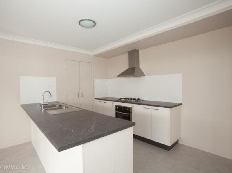 11A Greenpark Drive, Crestmead, QLD 4132