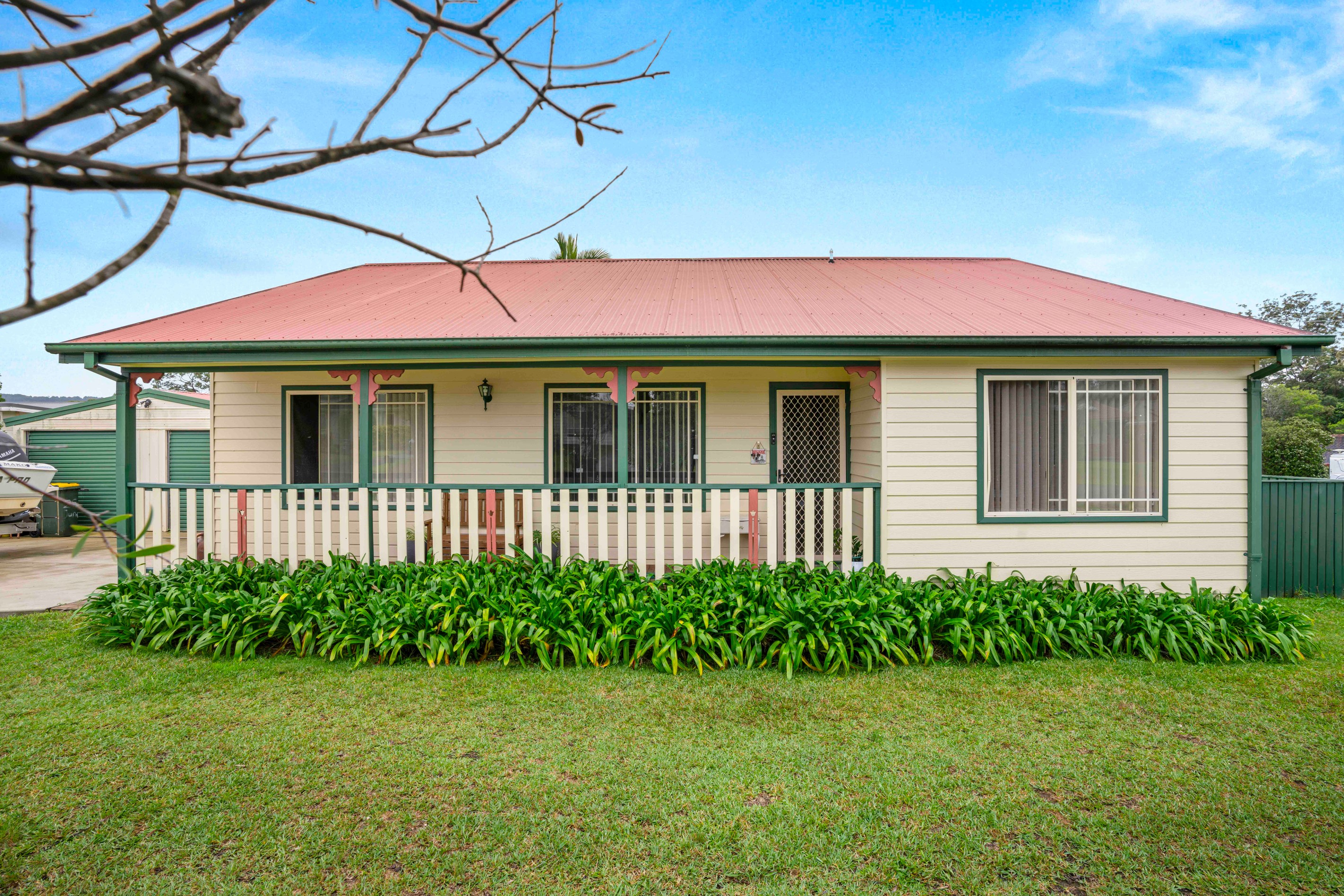 25 June Avenue, Basin View, NSW 2540