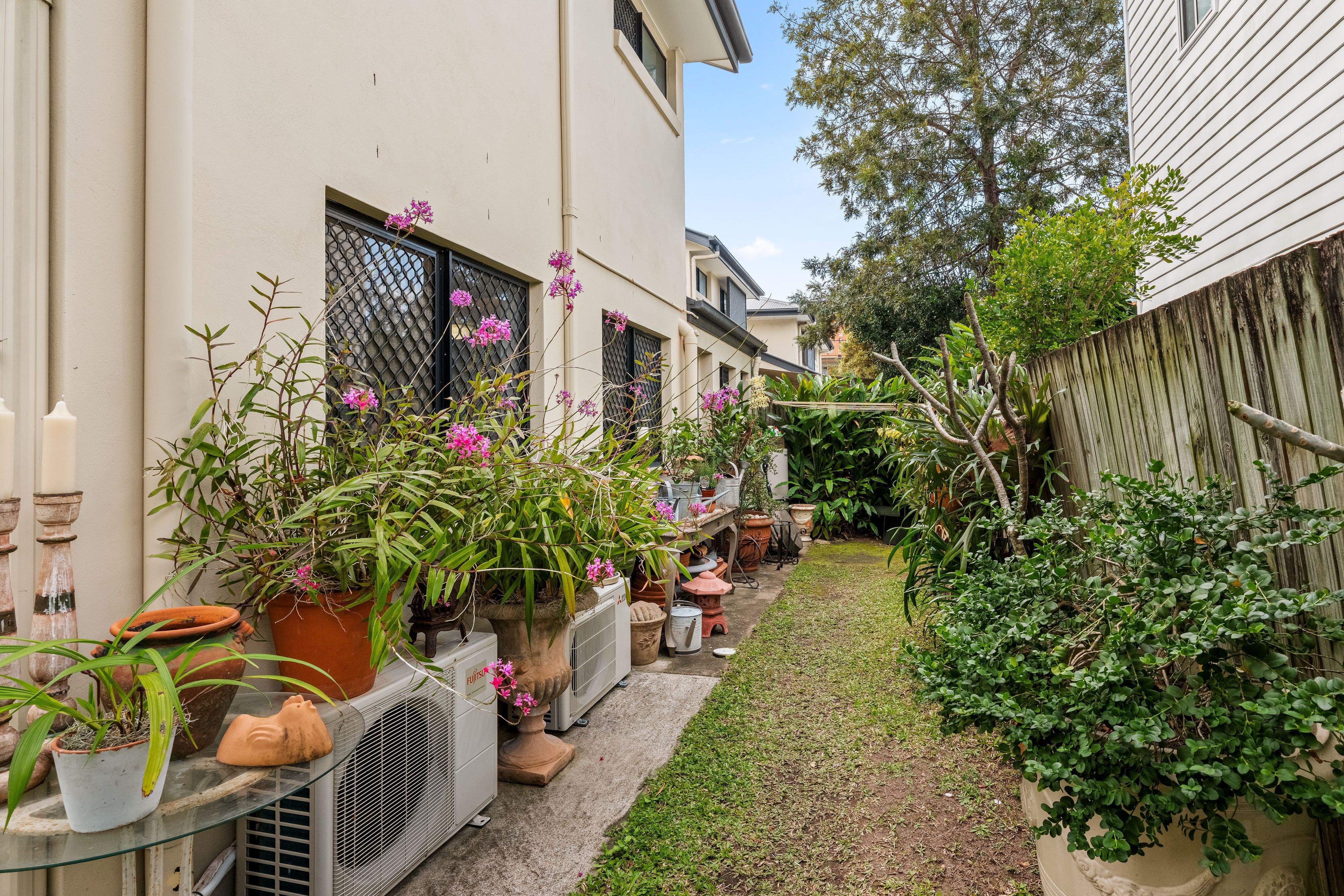 8/11 Barton Road — photo 14 of 17