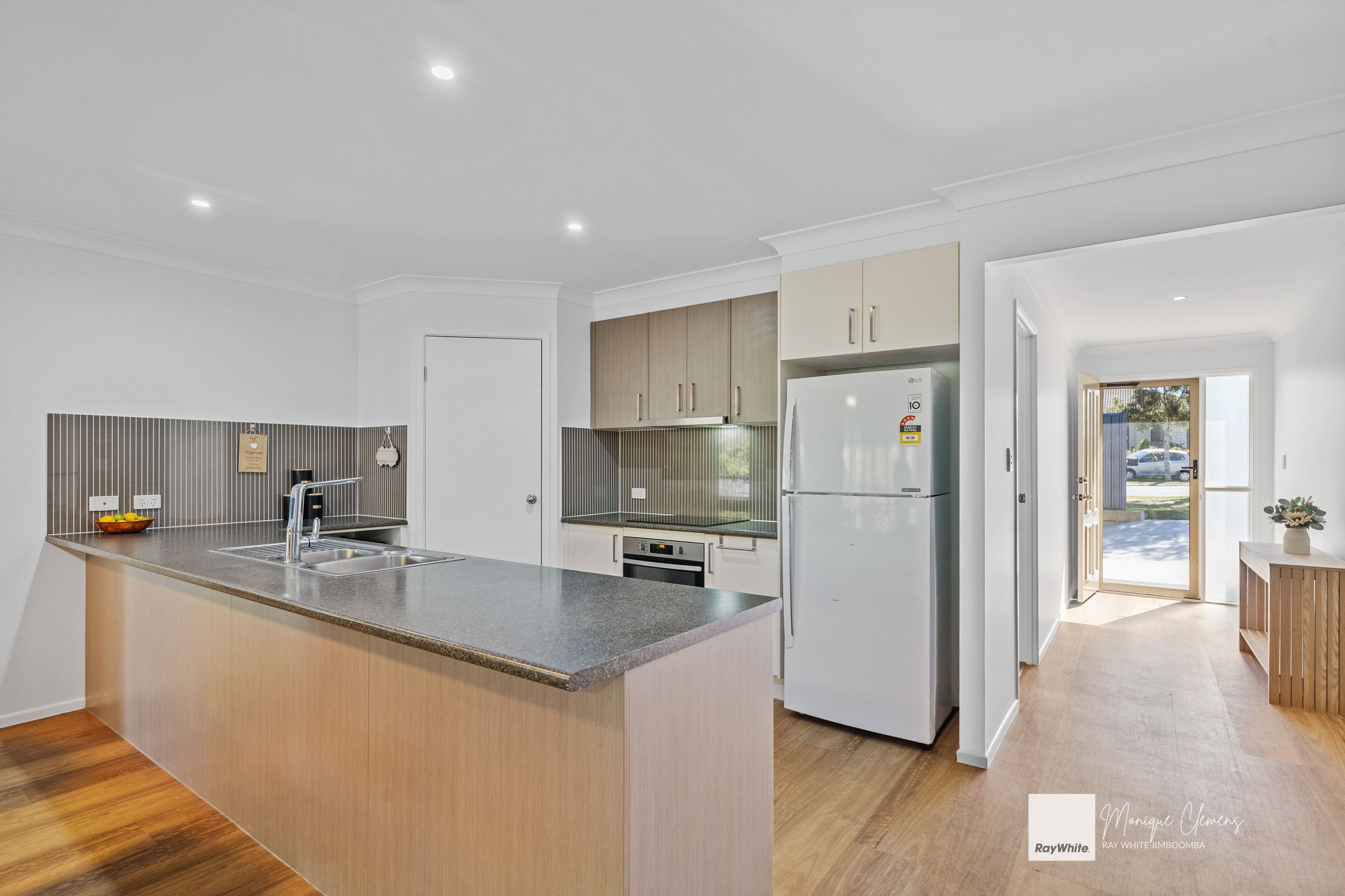 14 Woodview Court — photo 8 of 22