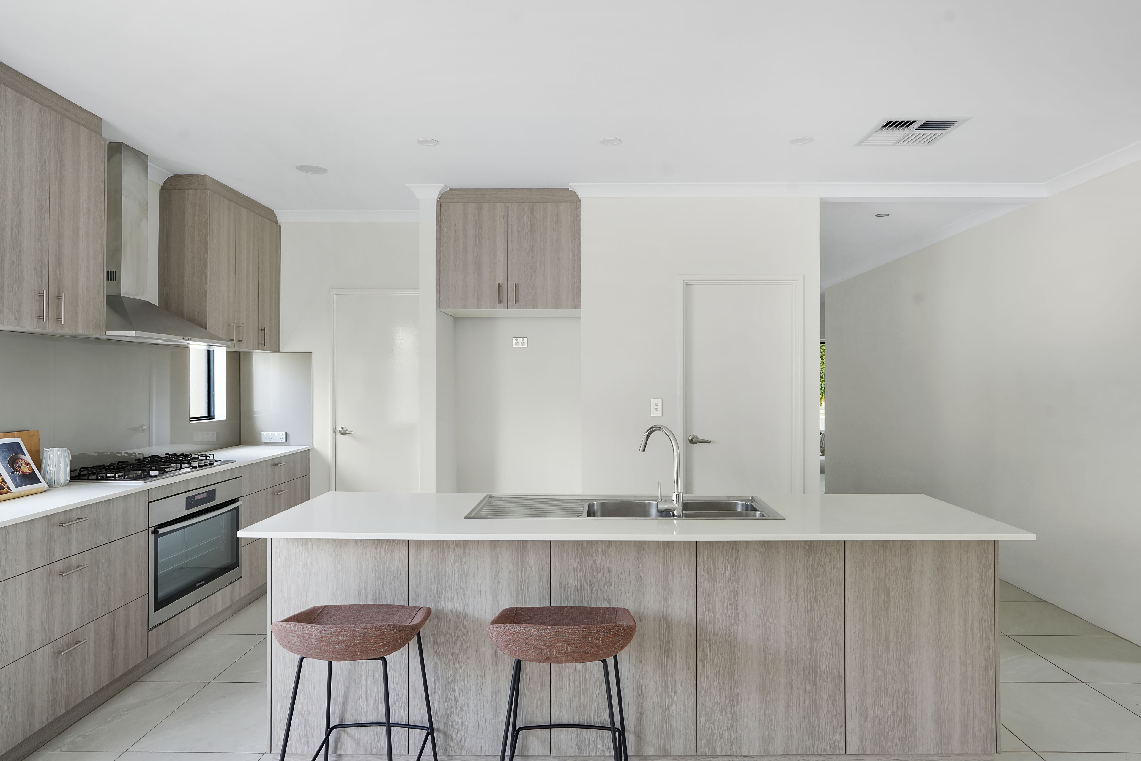 65 Honeywood Avenue — photo 8 of 30
