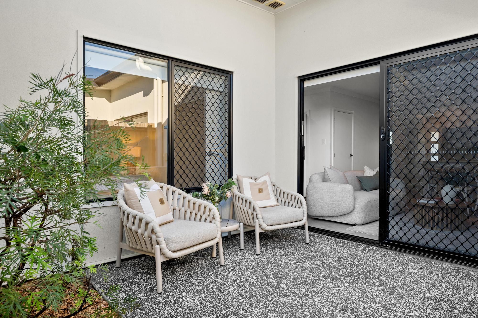 8 Torrens Parkway — photo 16 of 21