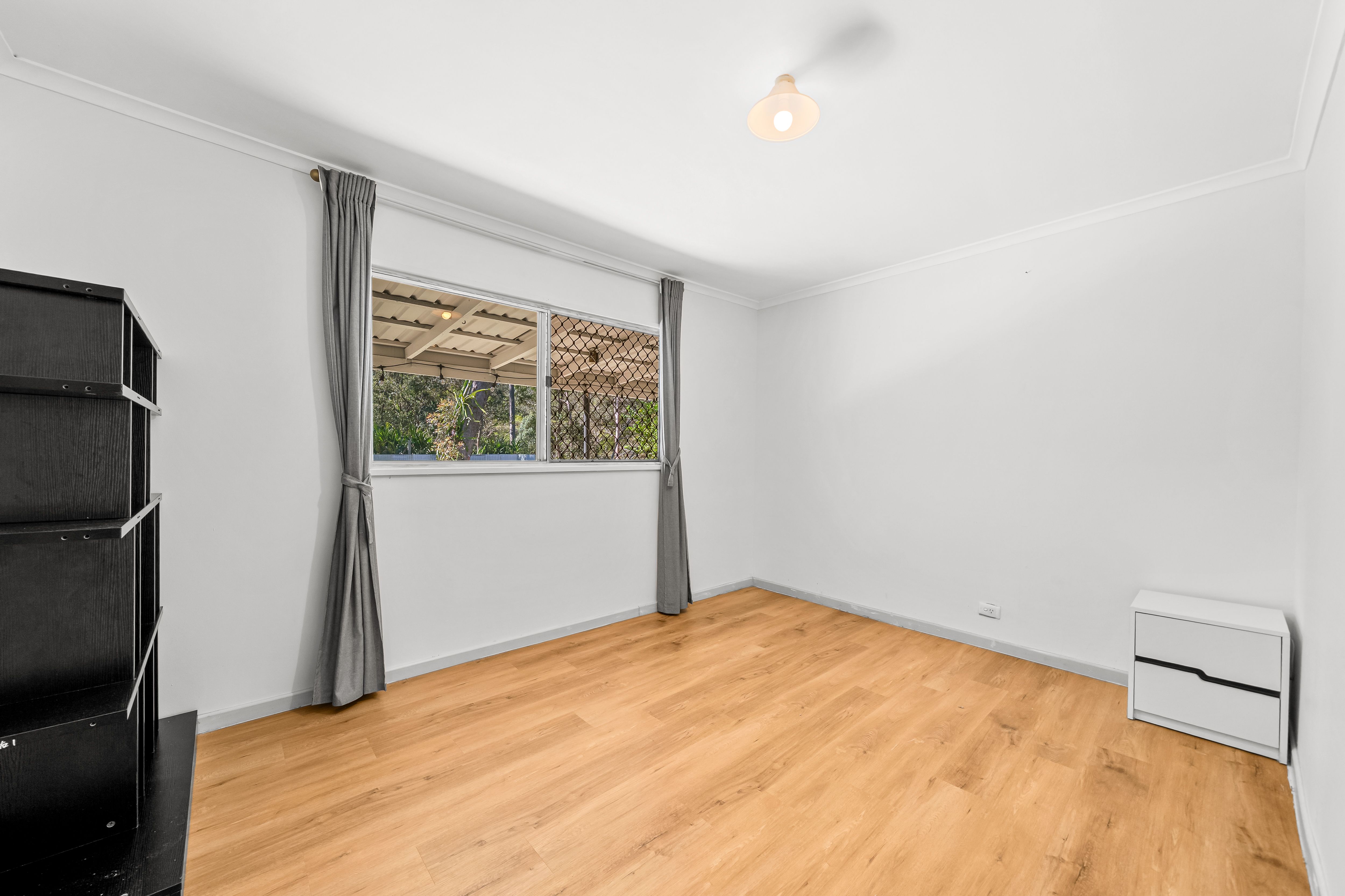 53-71 Hayes Avenue — photo 7 of 12