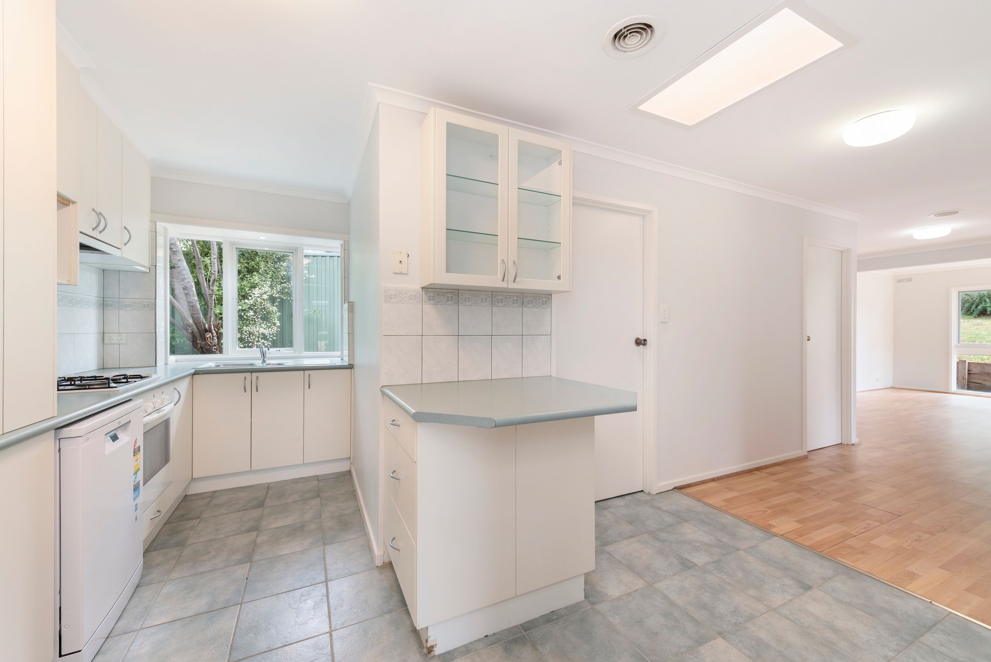 18 Lynn Drive, Ferntree Gully, VIC 3156