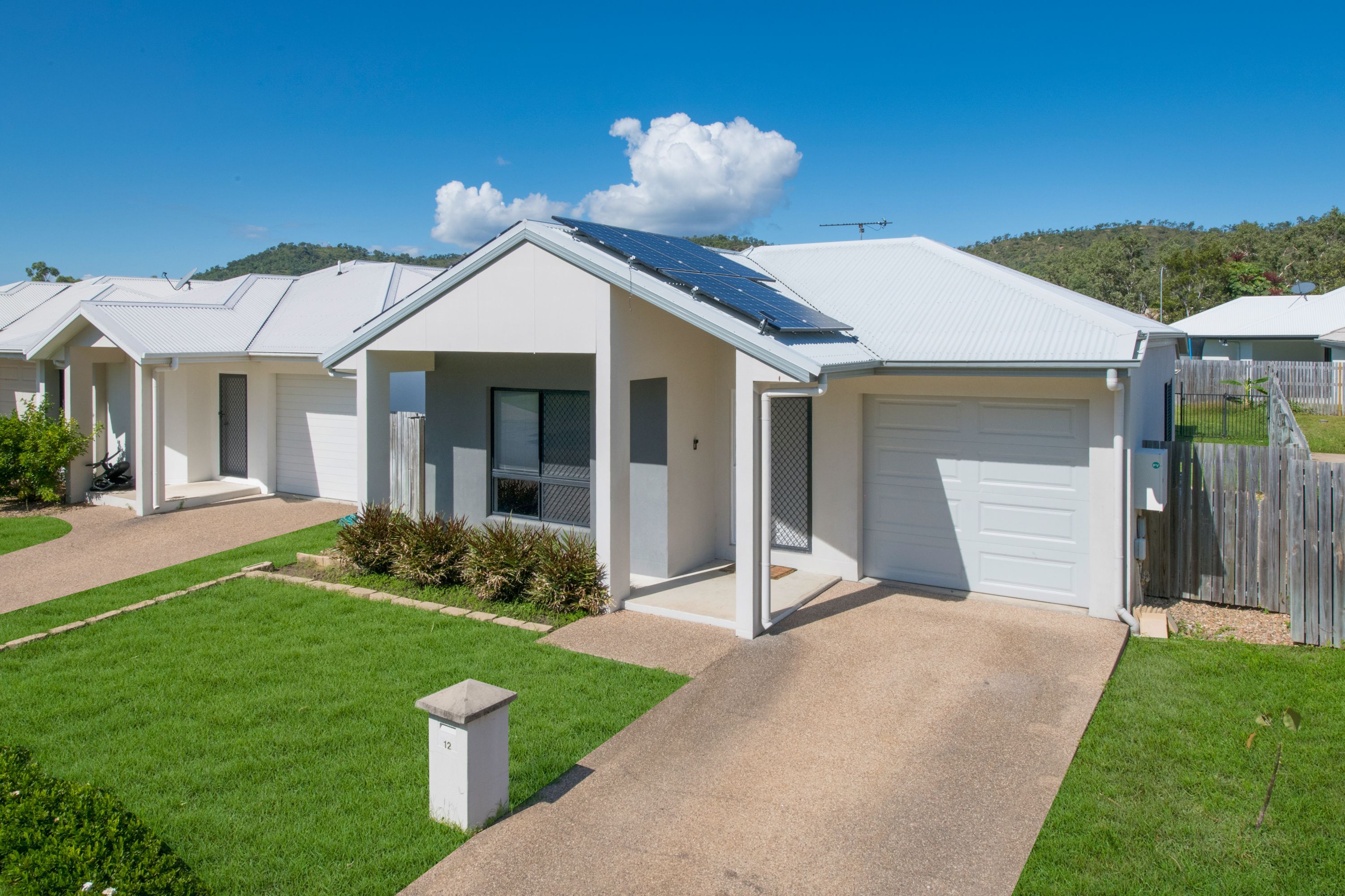 12 Shark Court, Mount Louisa QLD 4814