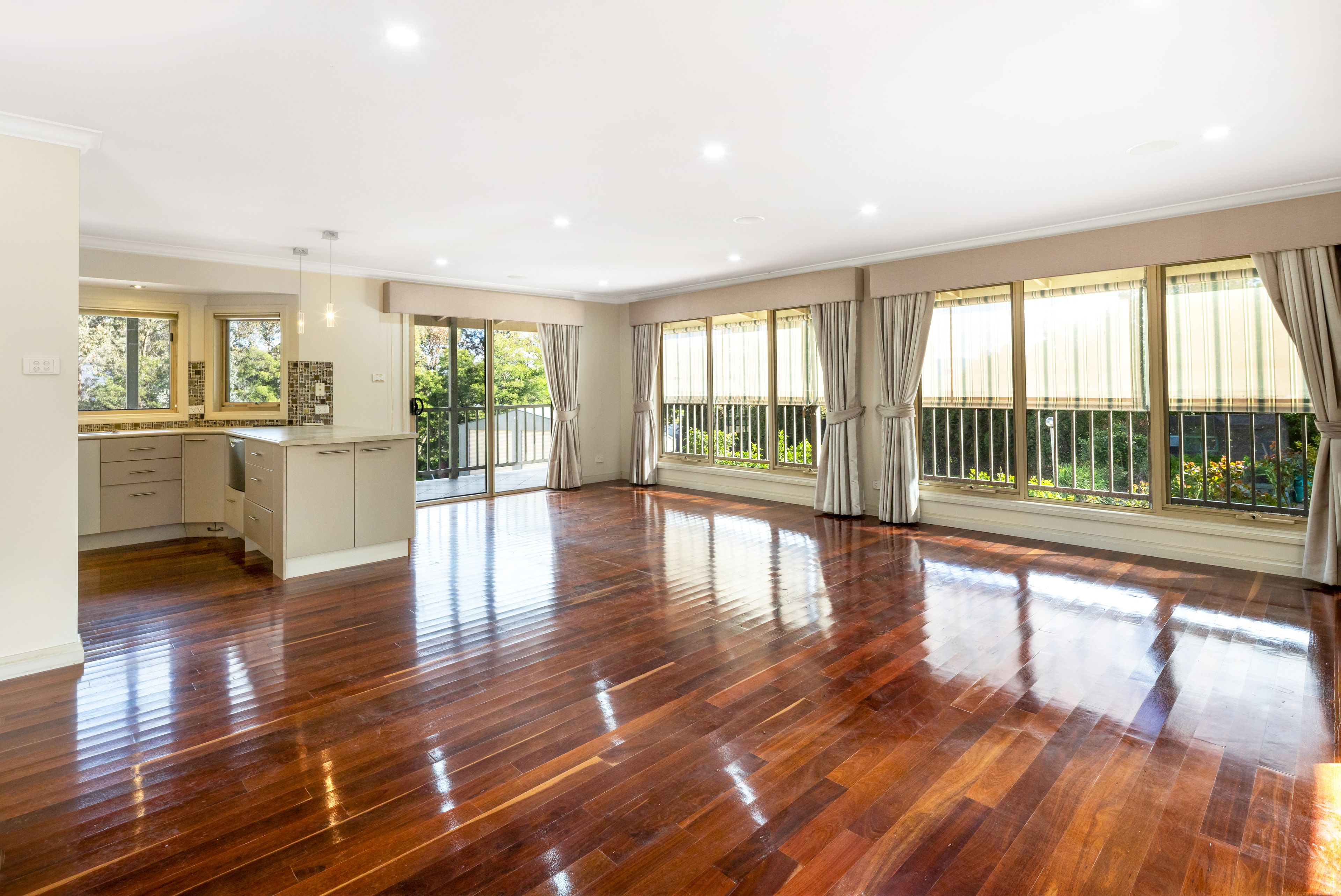 44 Russell Street — photo 4 of 19