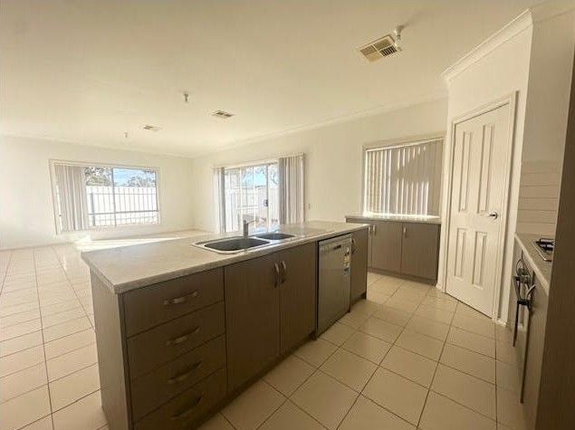 8 Foote Place — photo 3 of 15