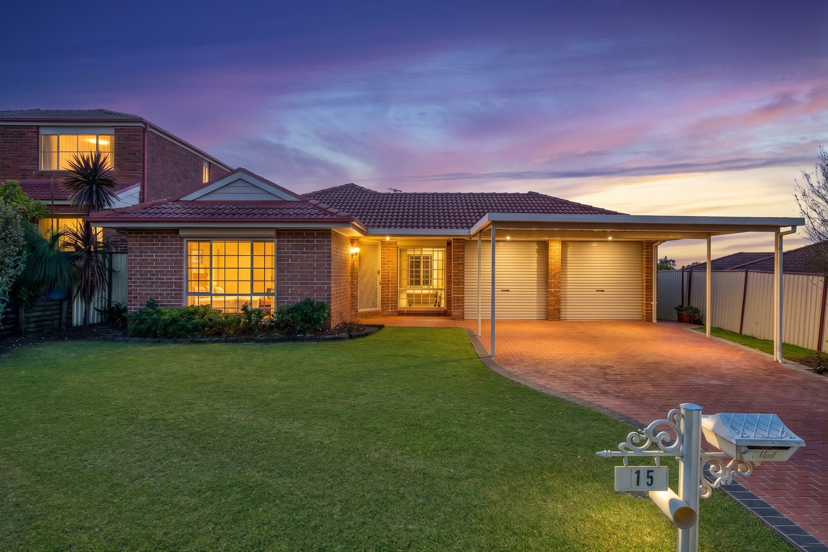 15 White Cliffs Avenue, Hoxton Park, NSW 2171