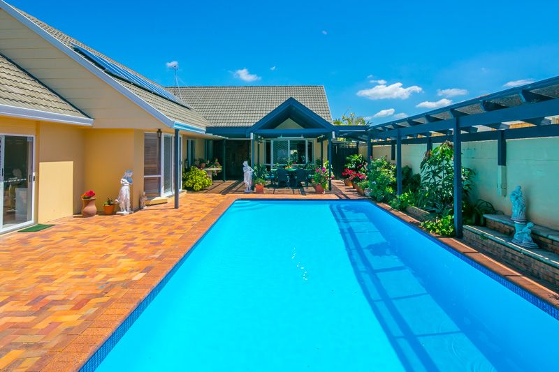 19 Cockleshell Court, Runaway Bay, QLD 4216