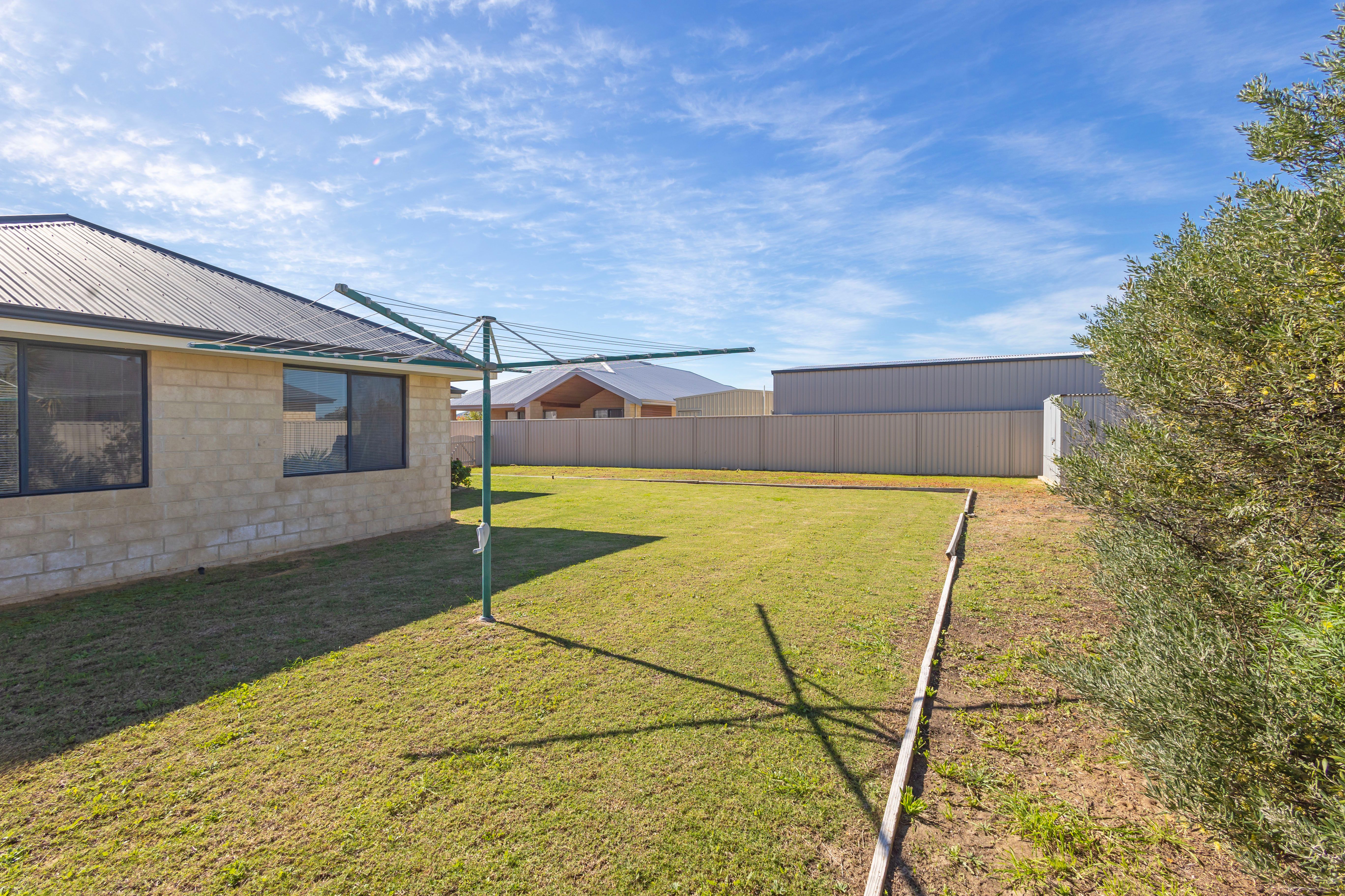29 Dryandra Boulevard — photo 22 of 24