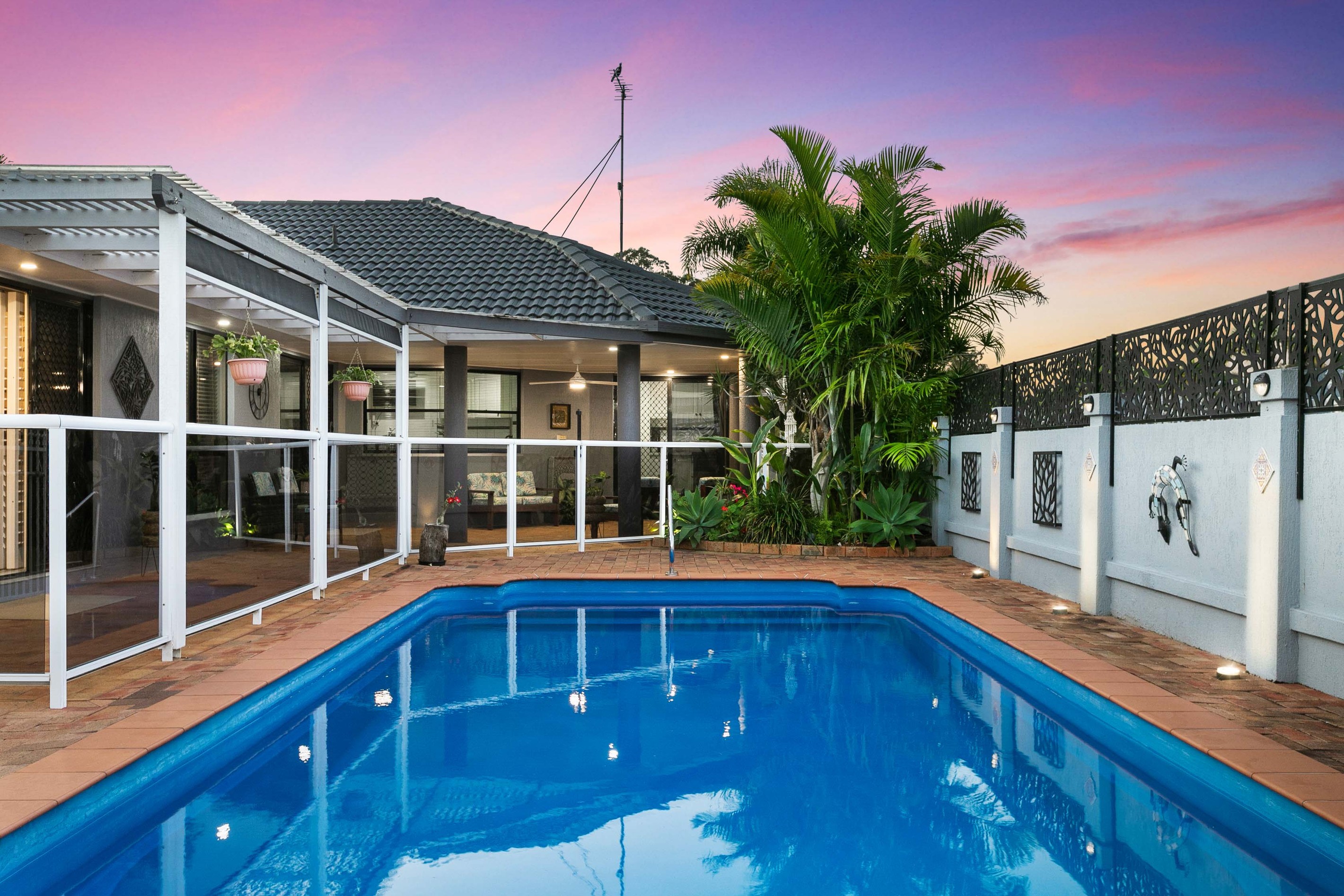 11 Bowerbird Avenue, Eli Waters, QLD 4655