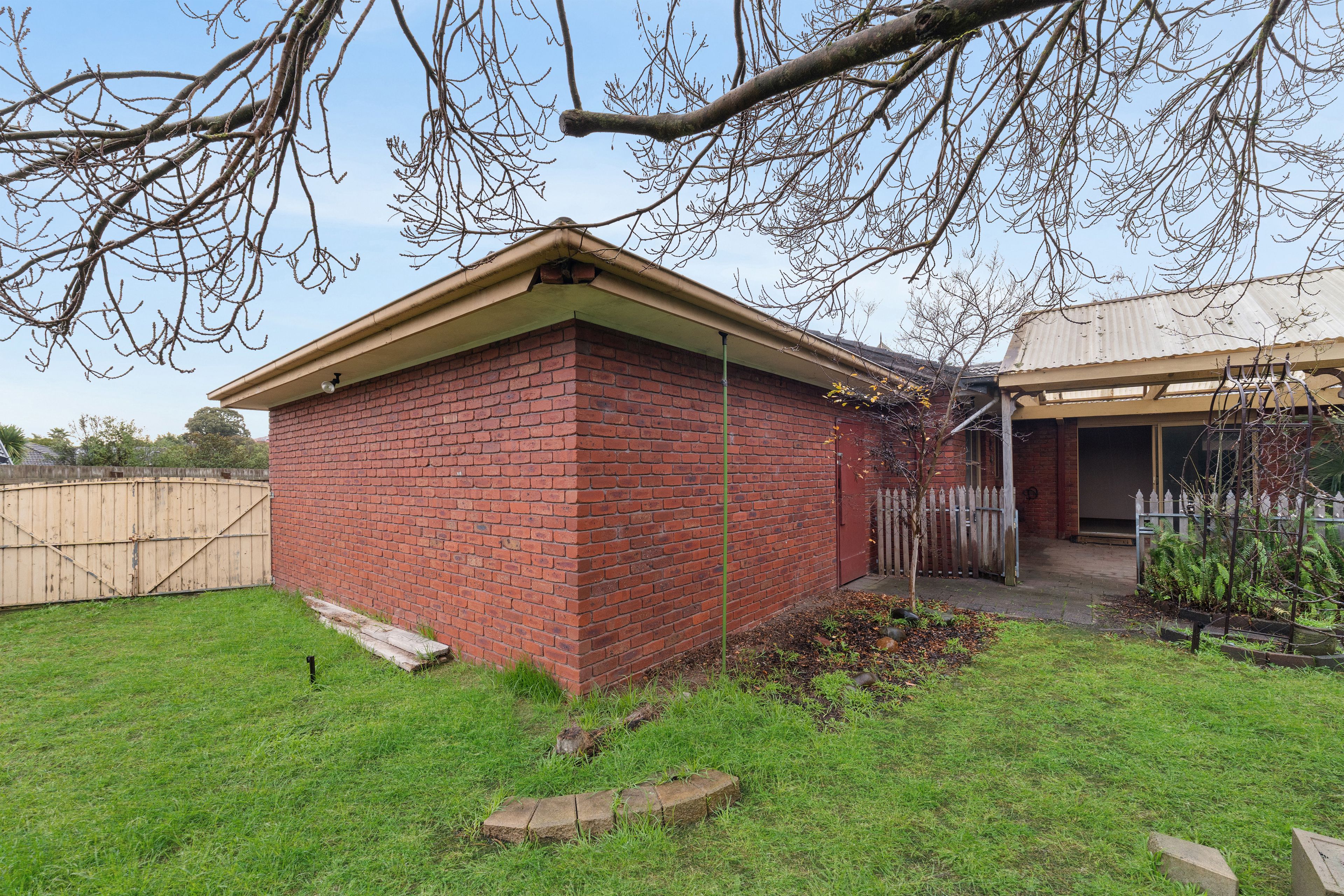 3 Rebecca Close — photo 15 of 16