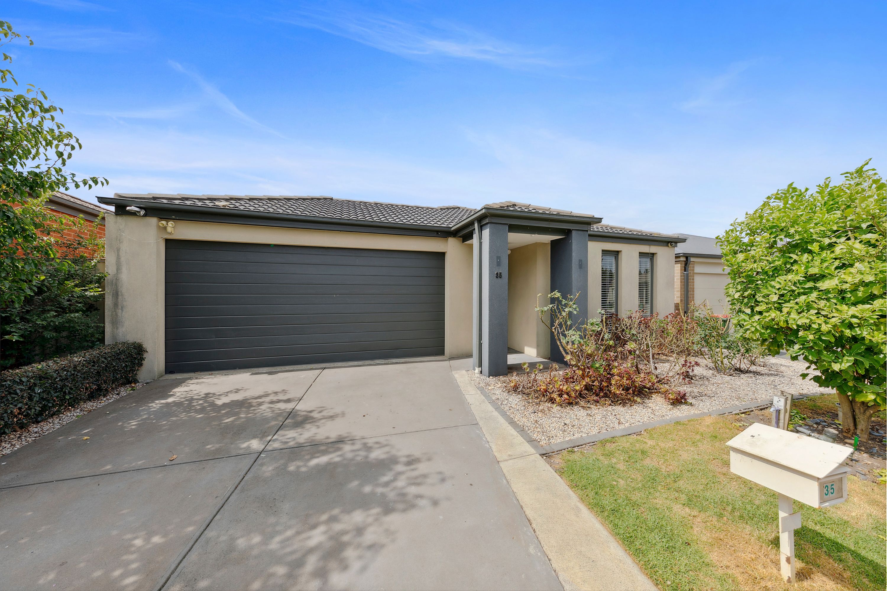 35 Edenbrook Circuit, Pakenham, VIC 3810