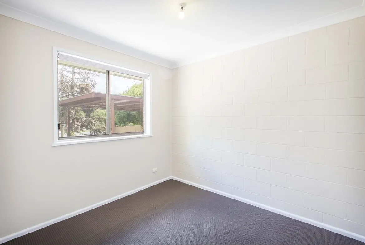 2/523 Hague Street, Lavington, NSW 2641