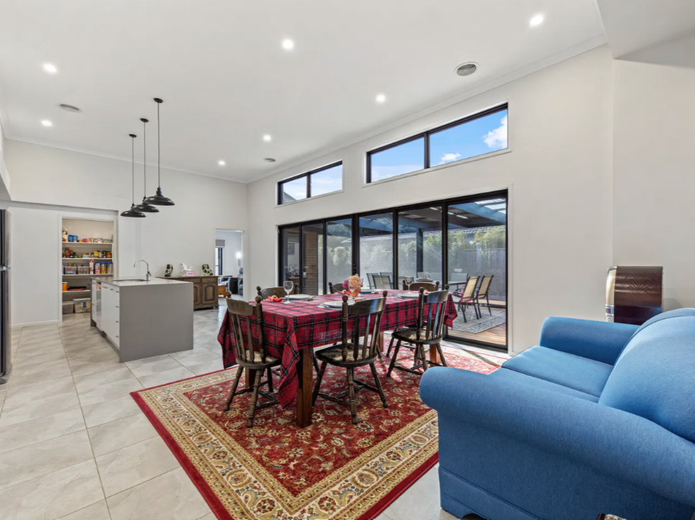 16 Papley Avenue — photo 4 of 9