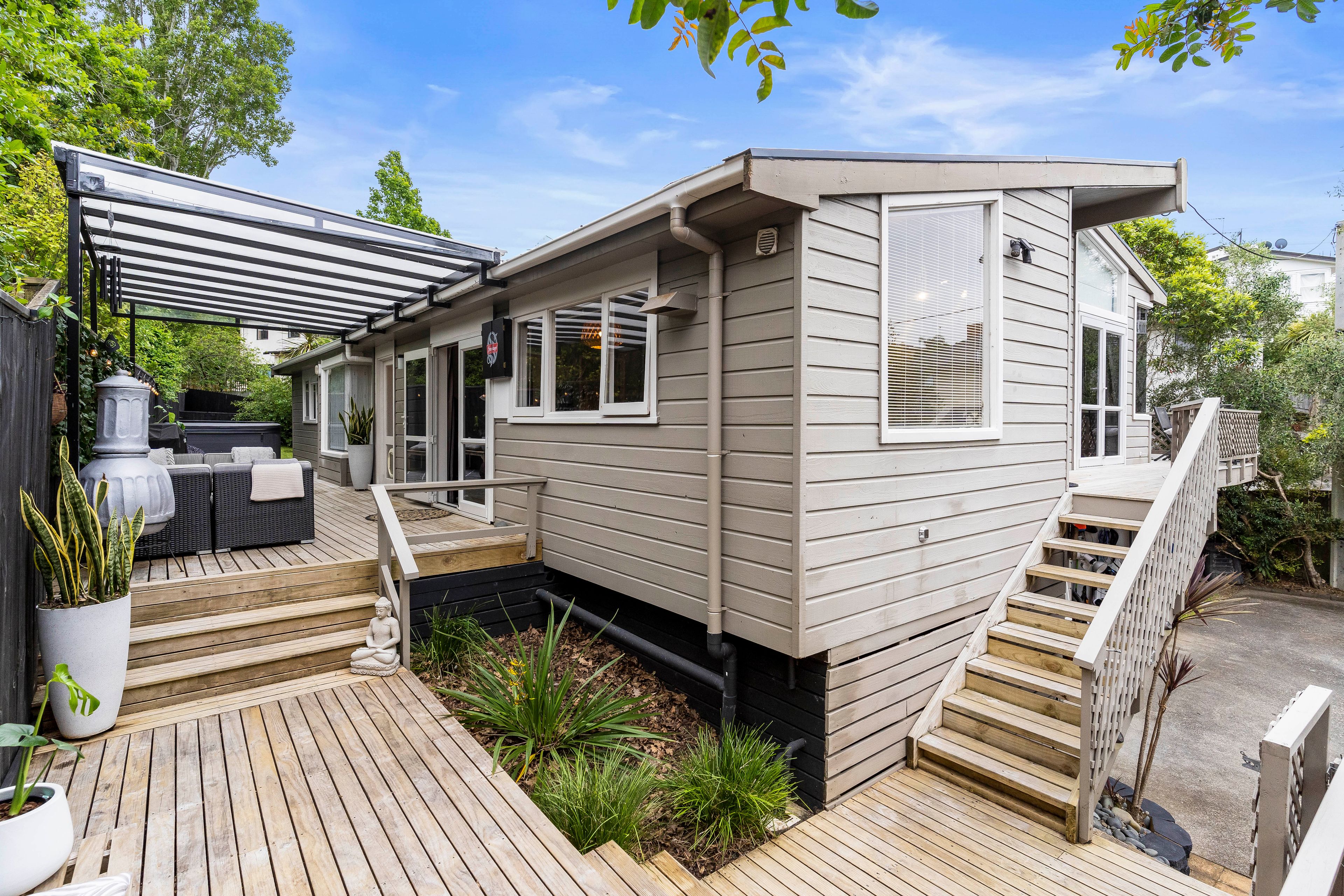 2/663A Beach Road, Rothesay Bay, North Shore City 0630 Sold House