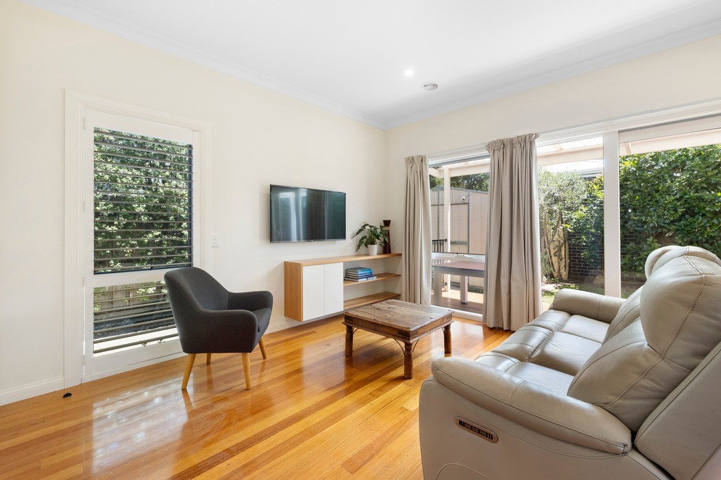 11 Robinsons Road, Seaford, VIC 3198