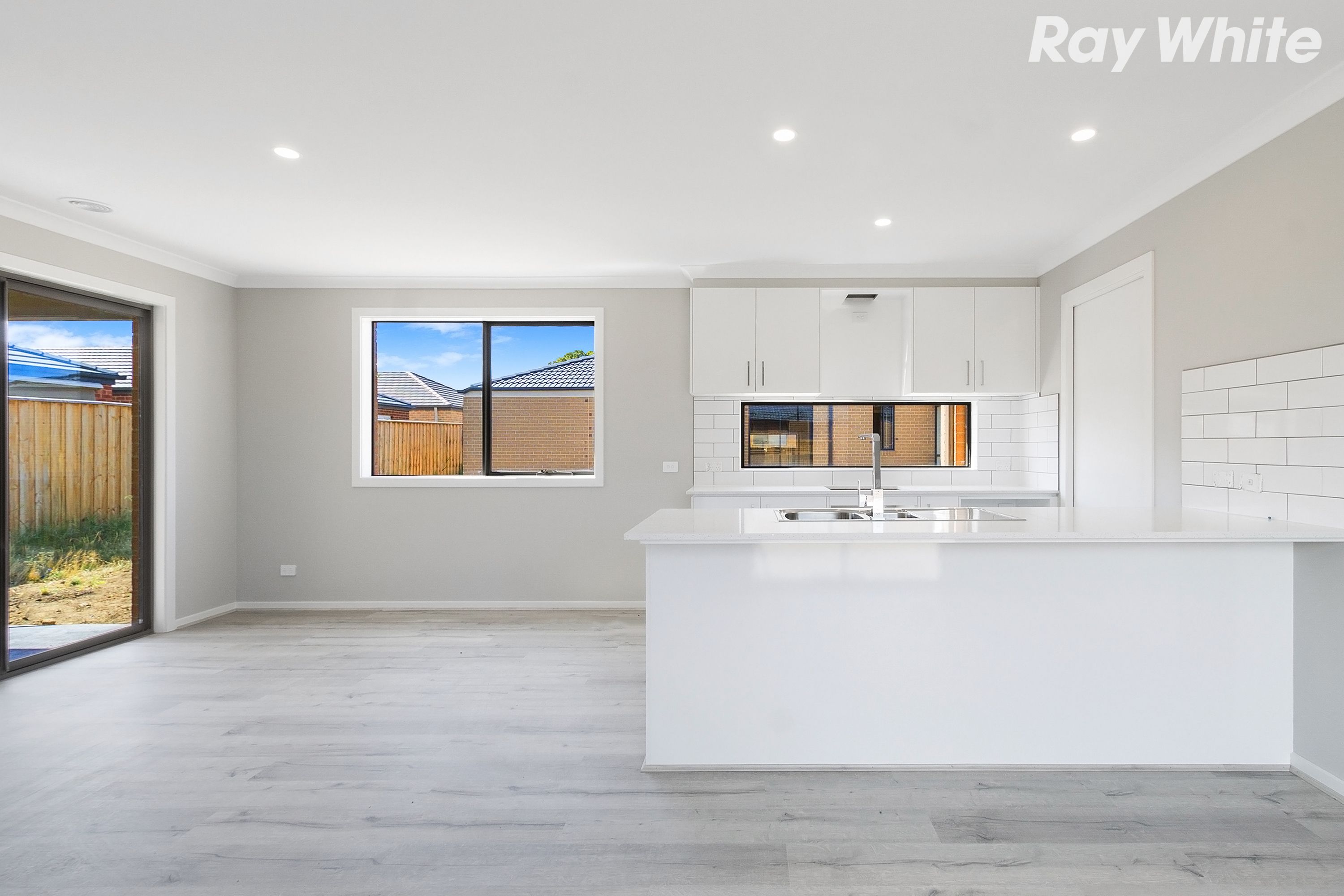 19 Newbury Street, Pakenham, VIC 3810