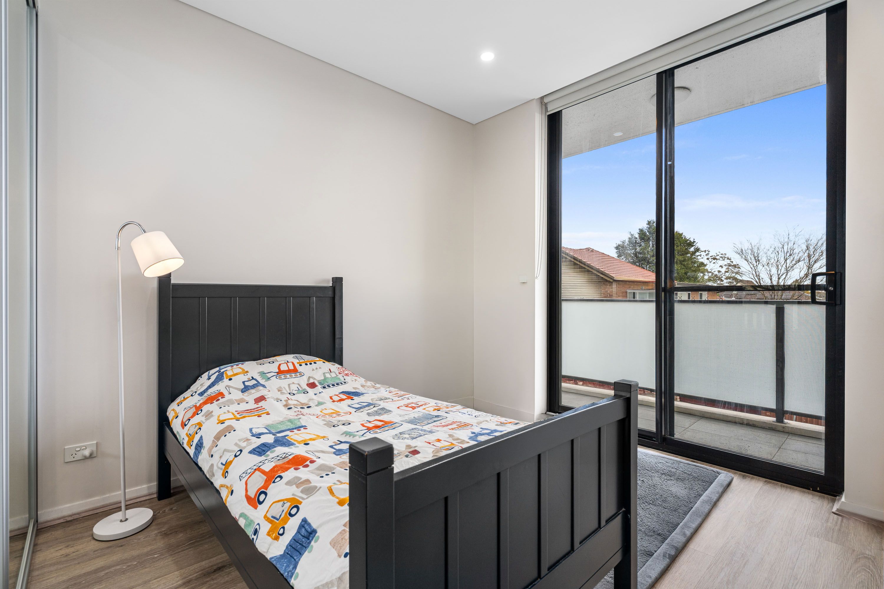 G02/12 Woniora Road — photo 5 of 10