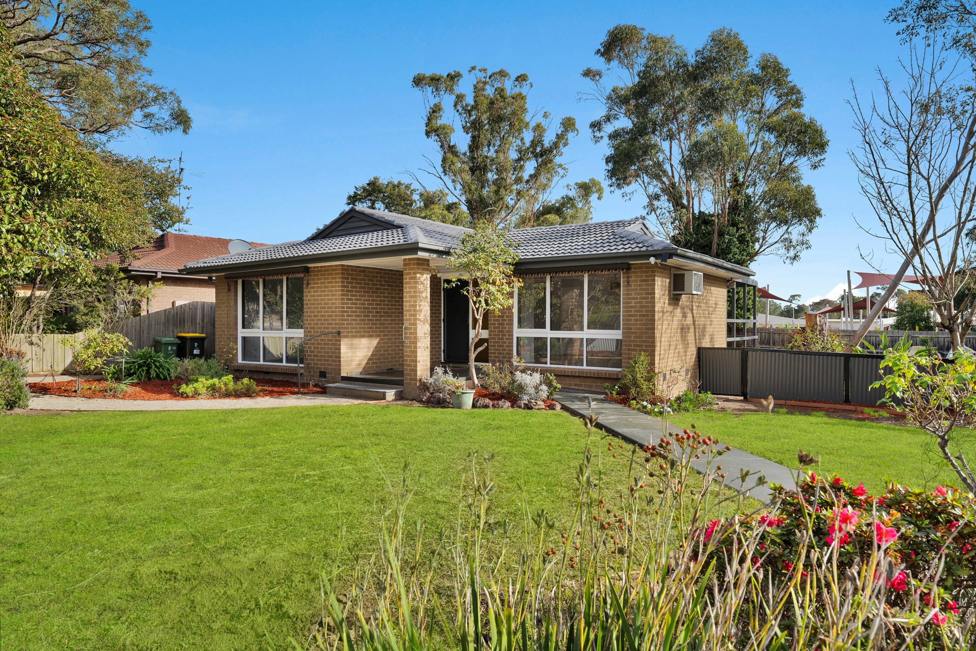 56 James Cook Drive, Endeavour Hills, VIC 3802