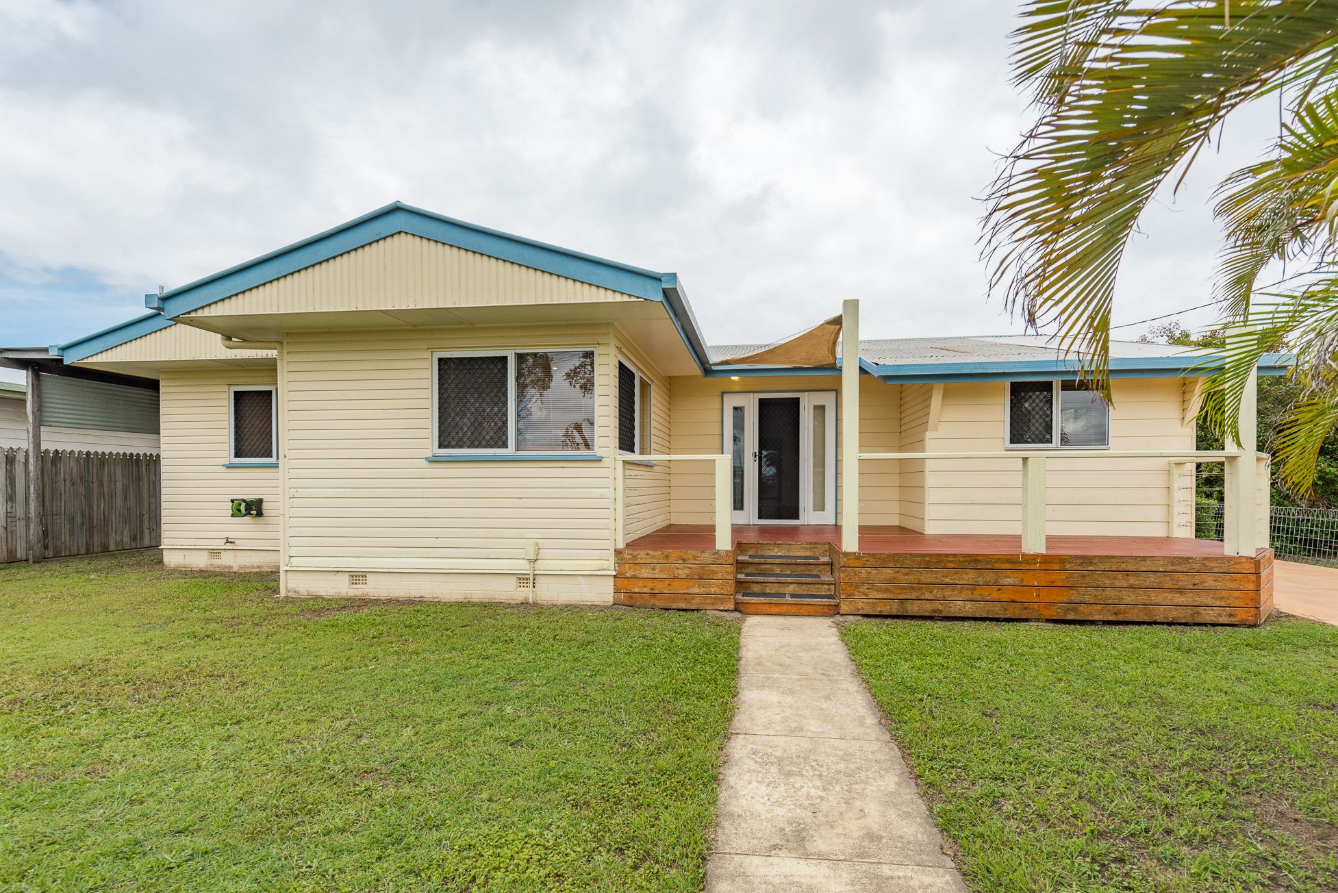 19 Dunn Road, Avenell Heights, QLD 4670