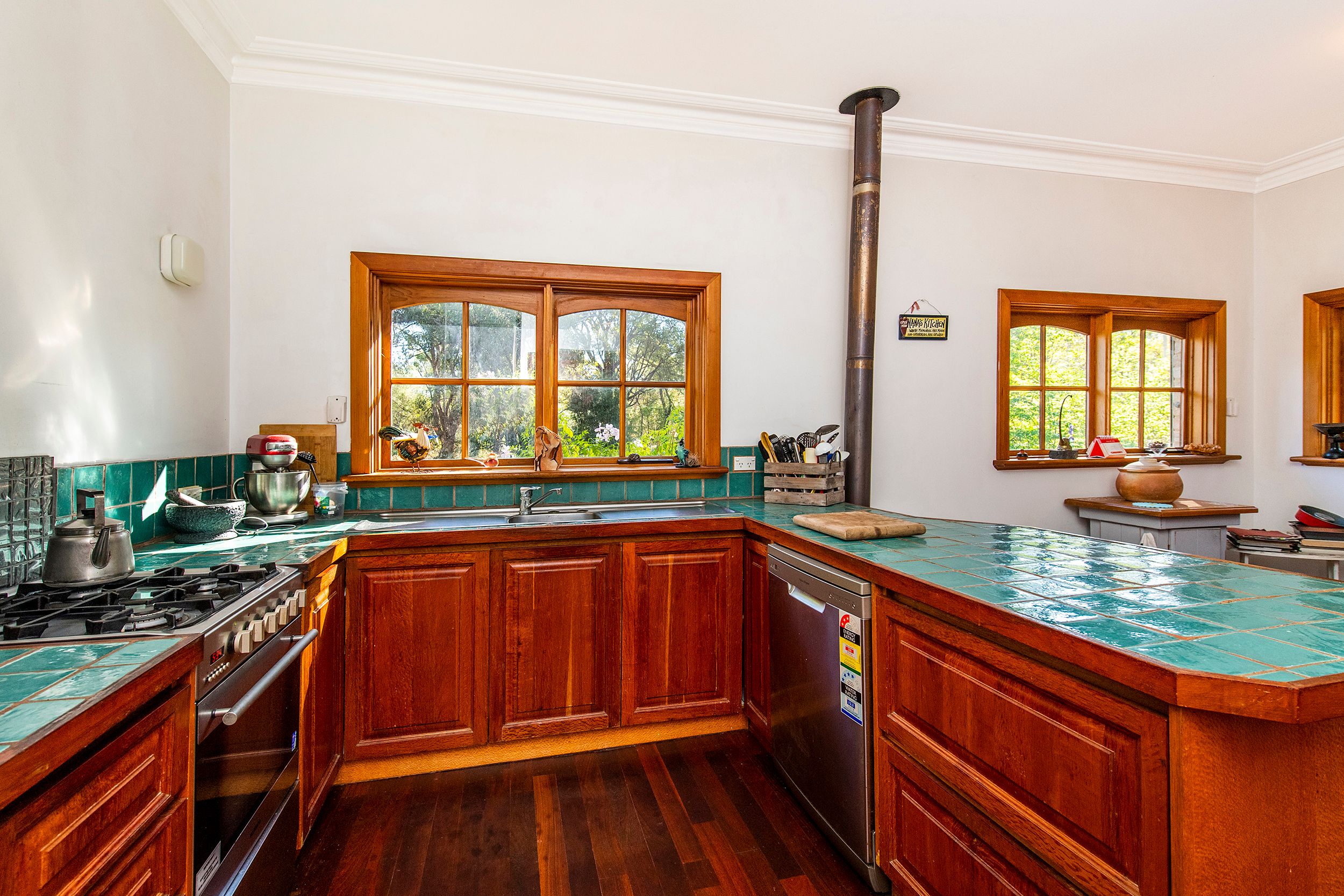 16 Hilltop Rise, Karnup, WA 6176