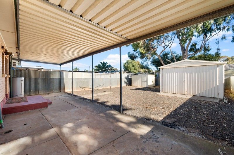 39 Mainwaring Crescent — photo 12 of 14
