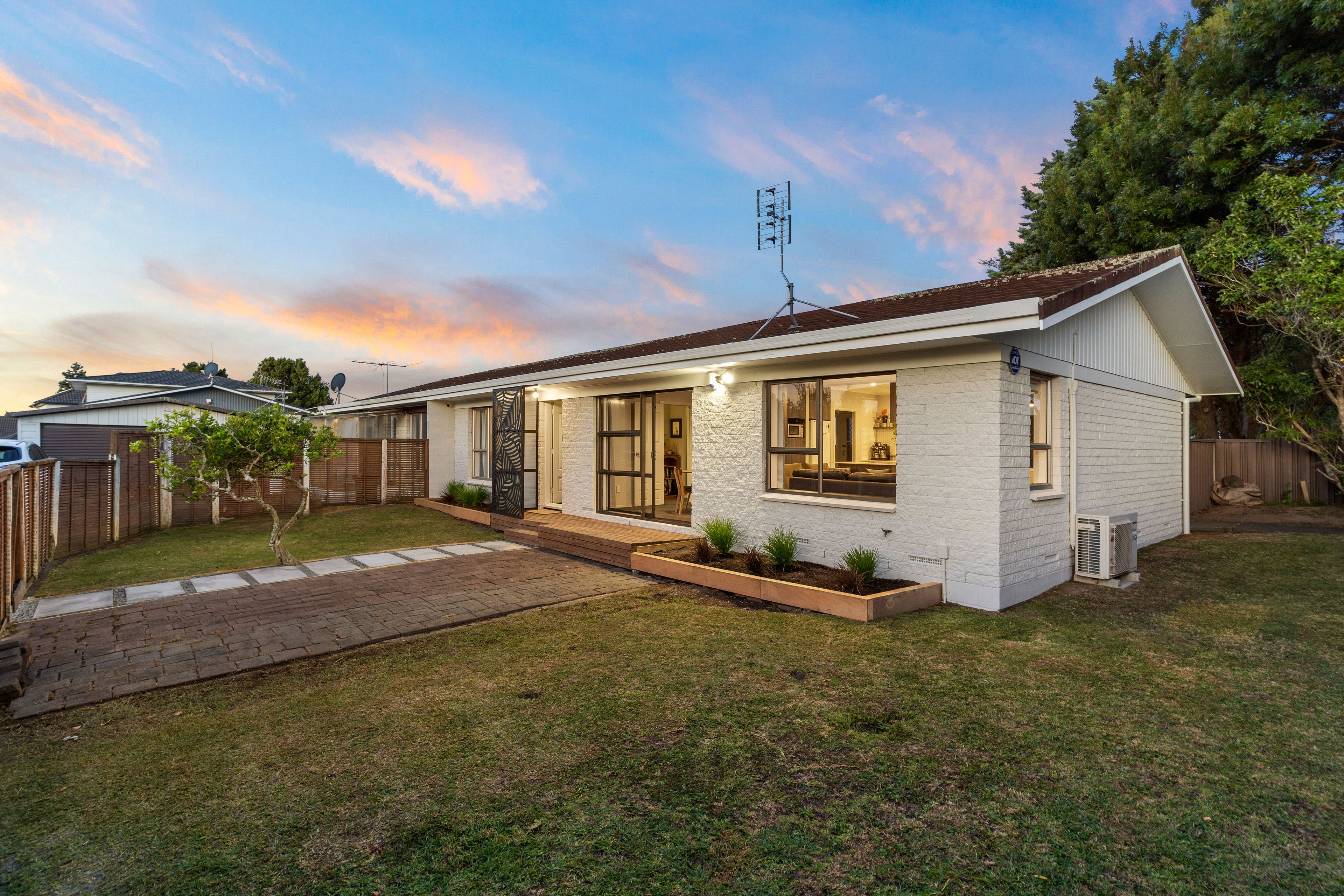 1/14 Butley Drive, Farm Cove, Manukau City