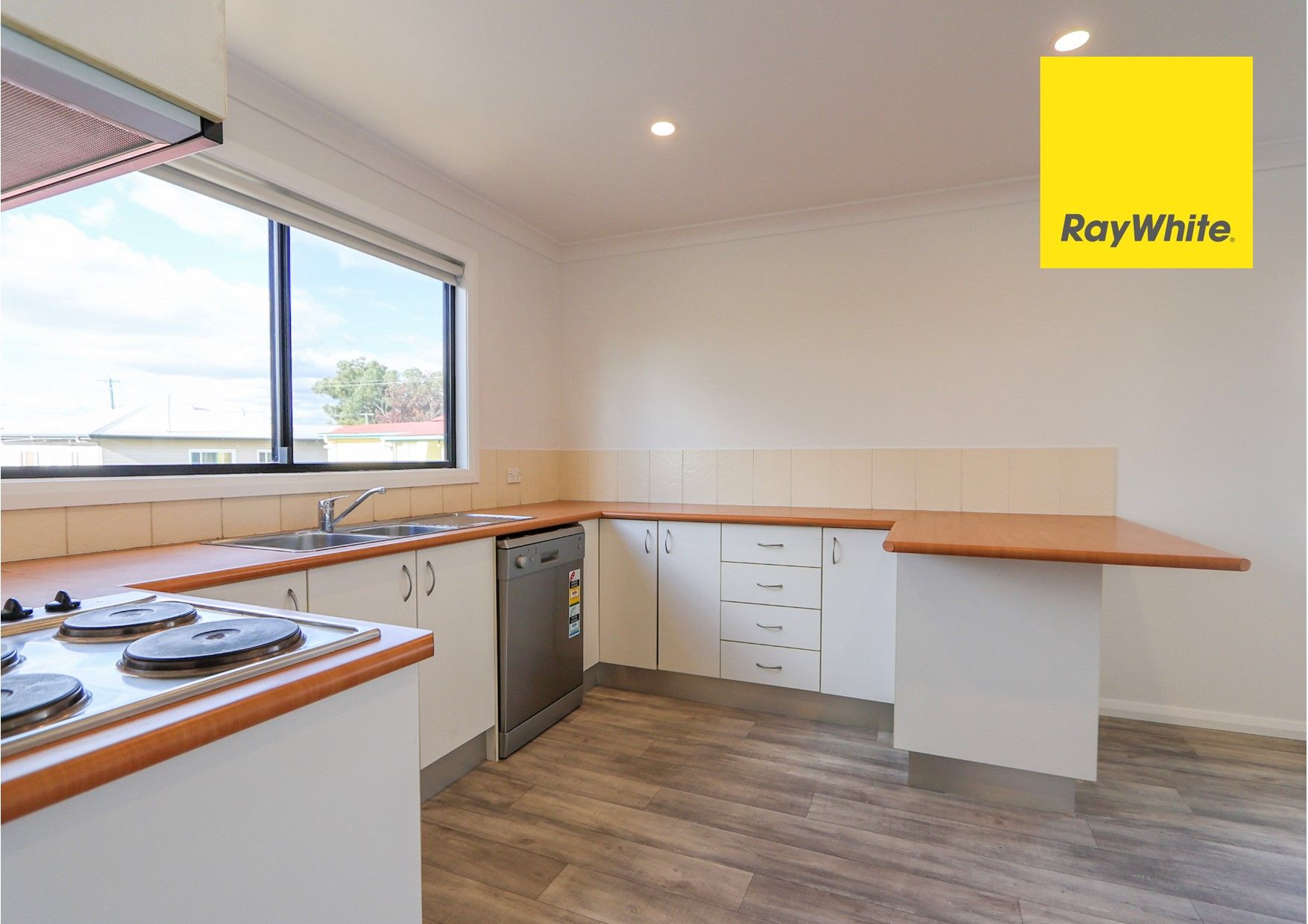 Unit 10/122 Evans Street — photo 5 of 16