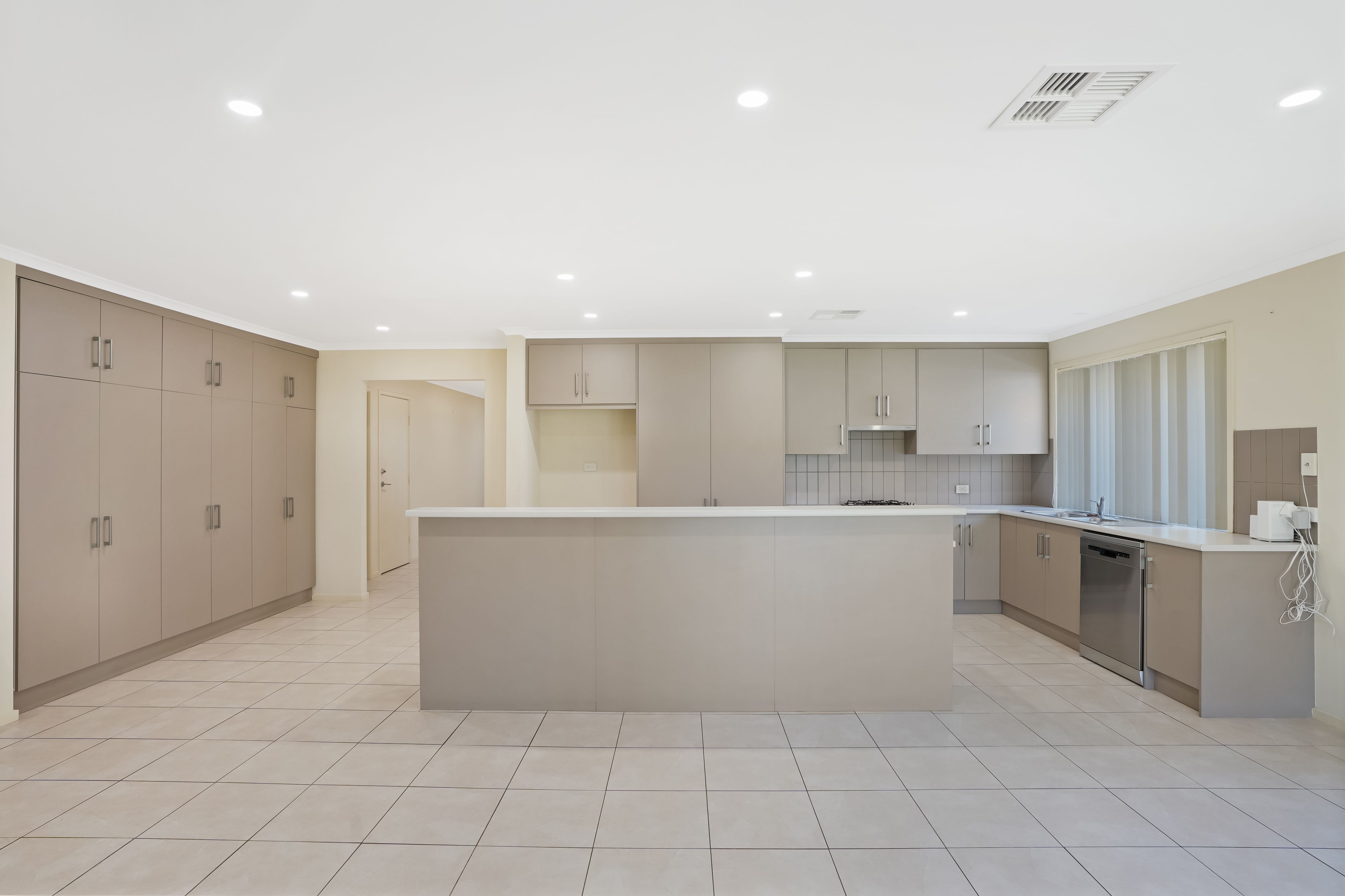31 Mitchell Drive — photo 4 of 12