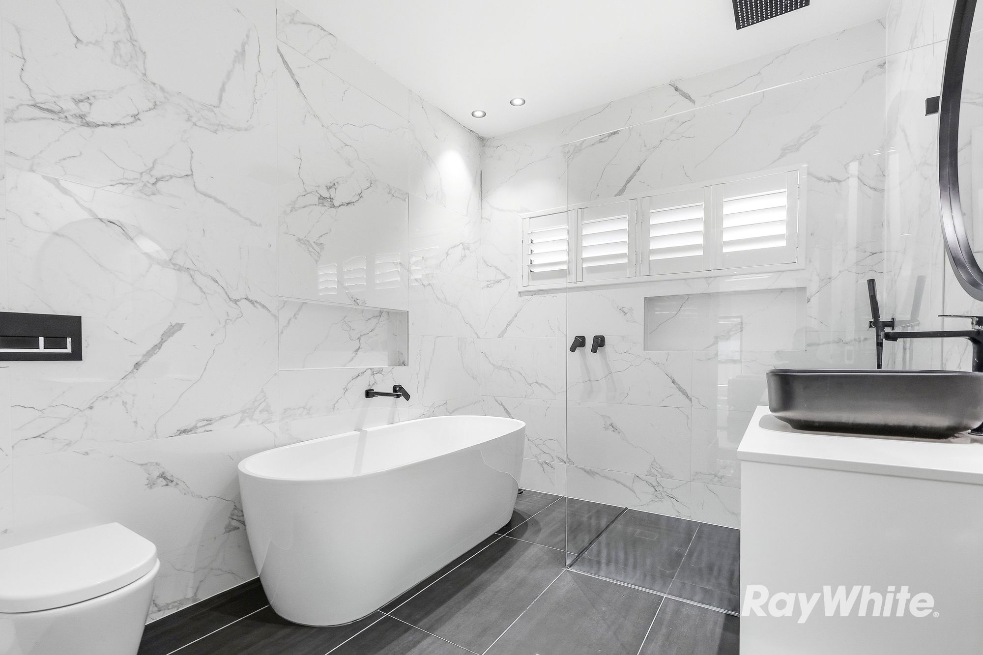 6 Nathan Crescent — photo 17 of 26