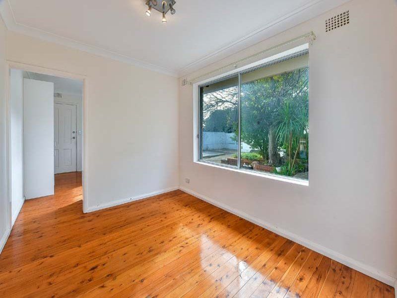 26 Manooka Crescent — photo 8 of 13