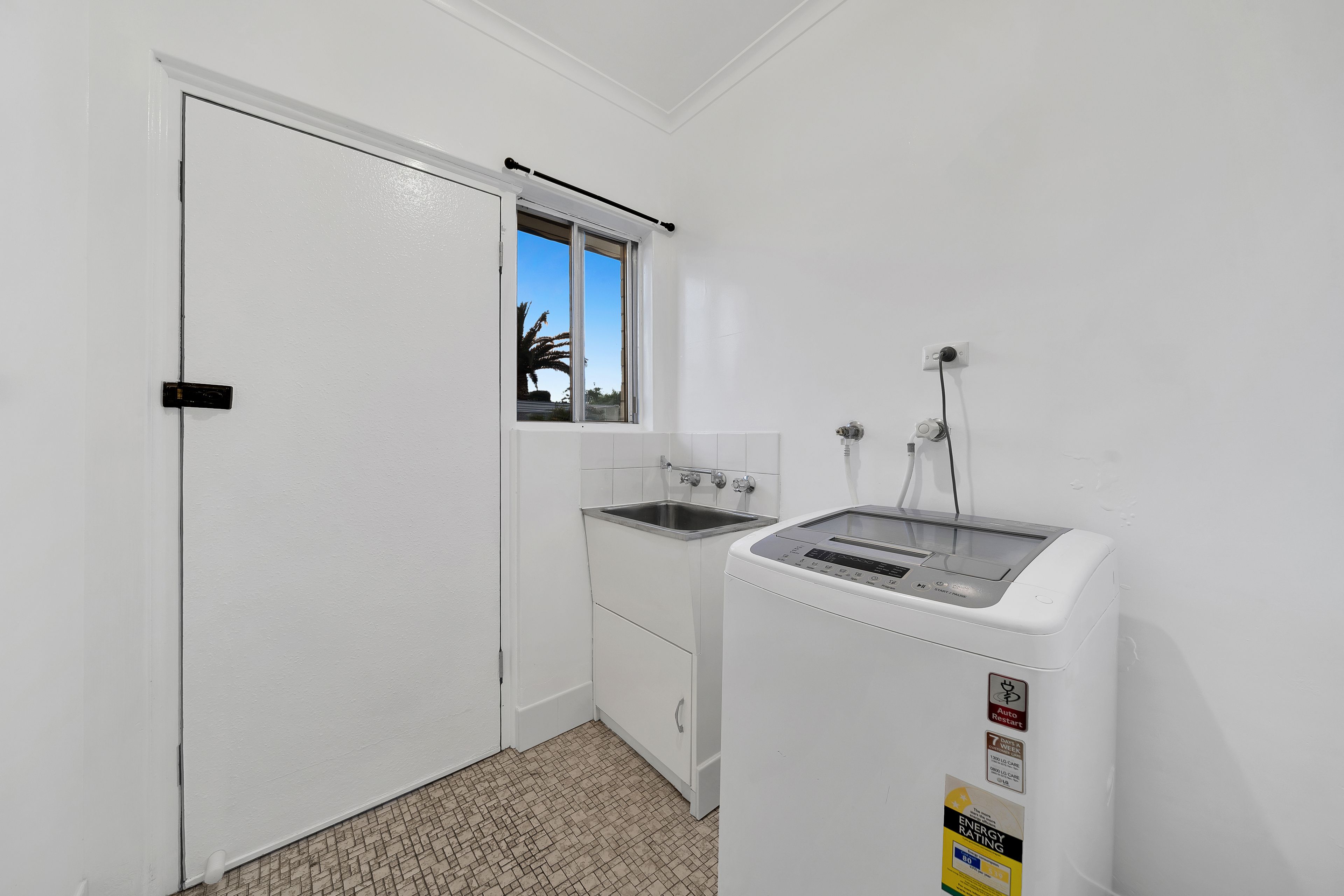 27 Aldershot Avenue — photo 14 of 17