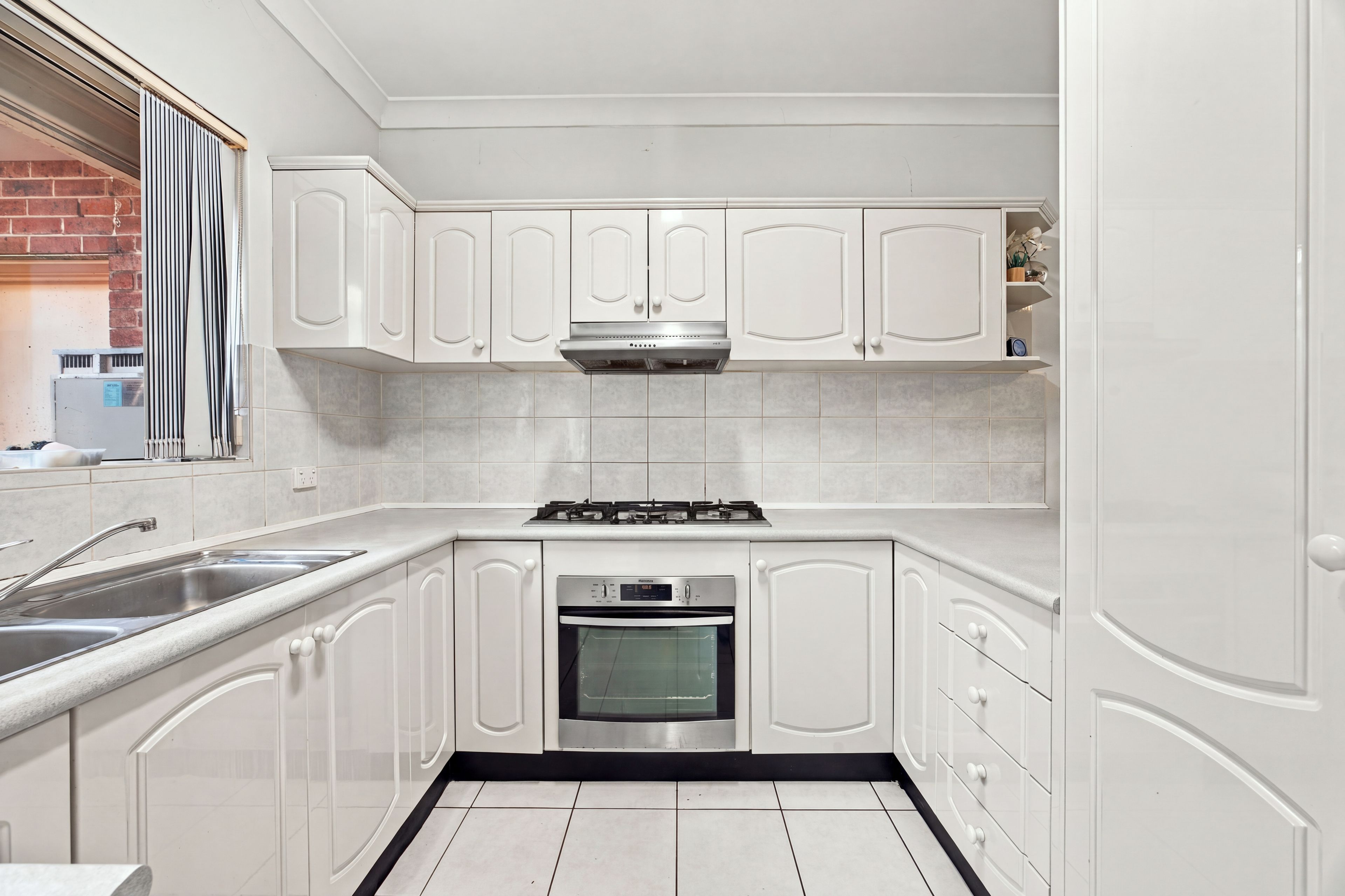 4/35 Scott Street — photo 7 of 17