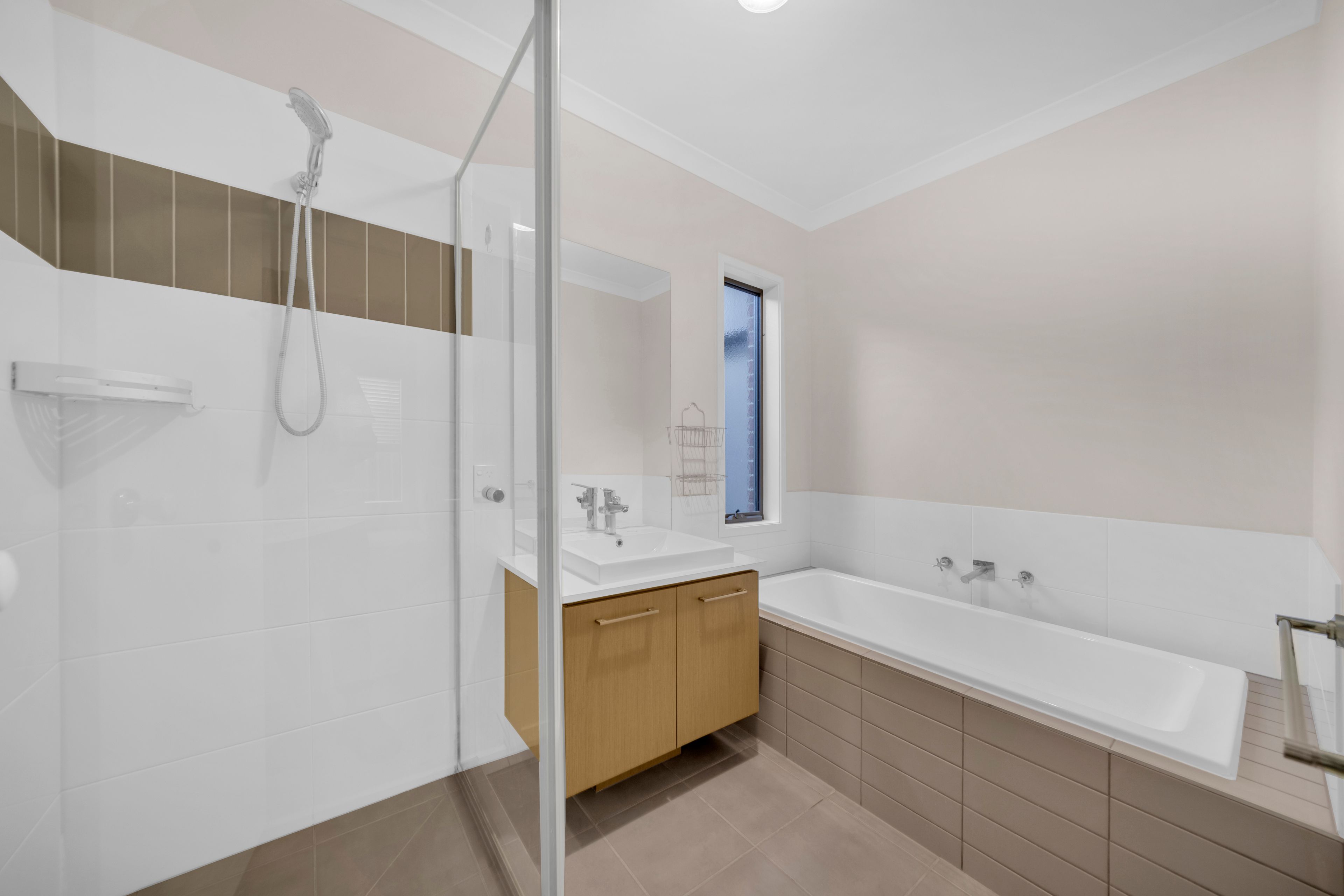 28 Lockhart Street — photo 9 of 17