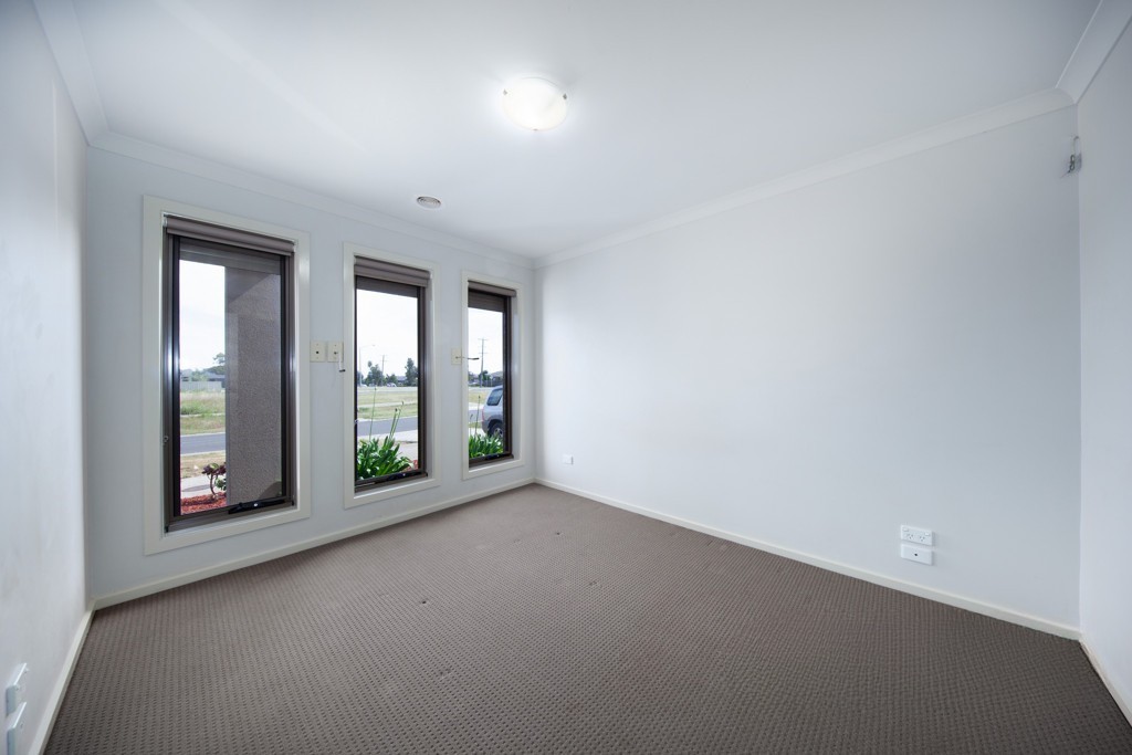 44 Lady Penrhyn Drive, HARKNESS, VIC 3337