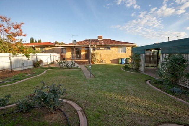 13 Bavaria Street, Tolland, NSW 2650