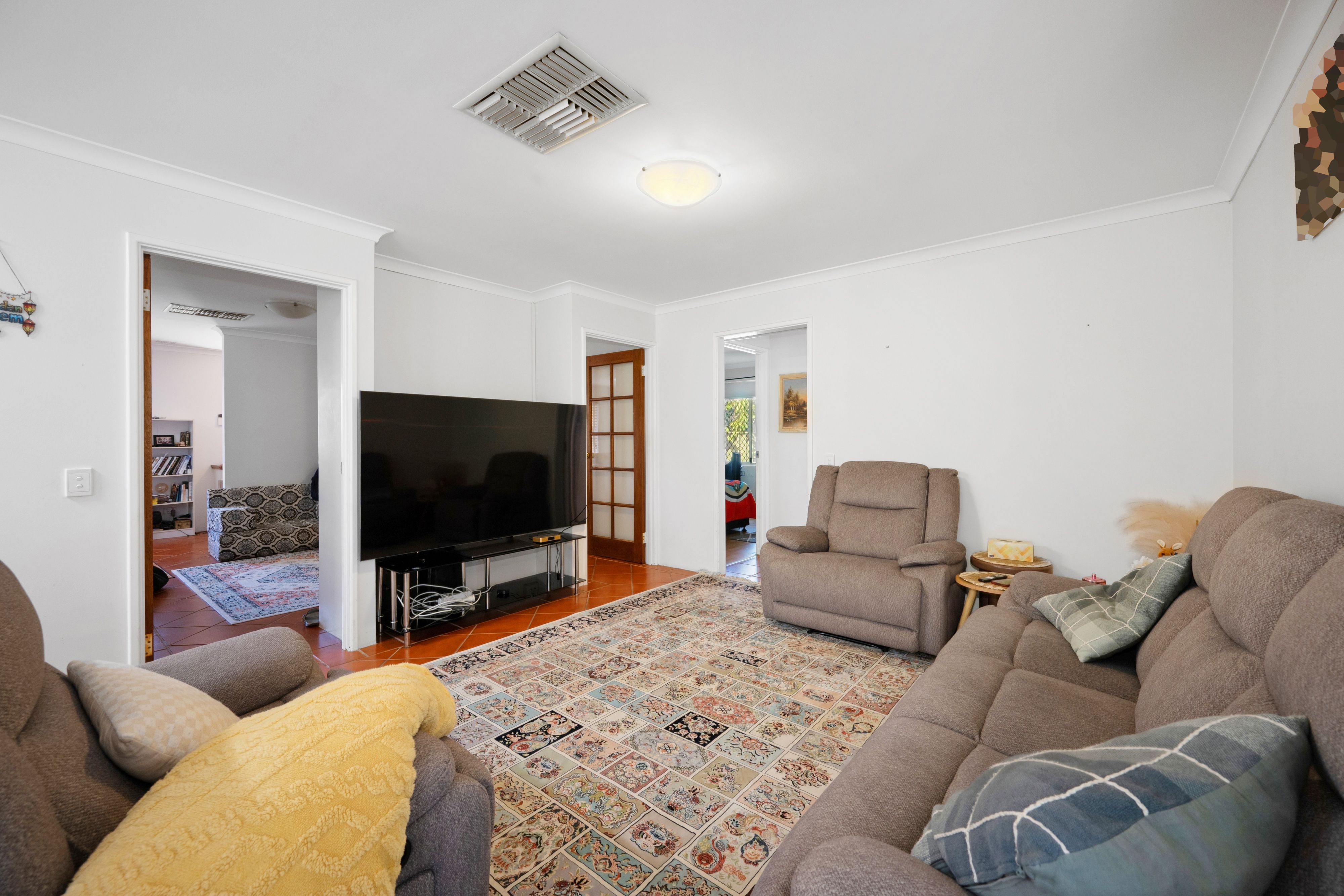 8 Uralla Close — photo 7 of 29