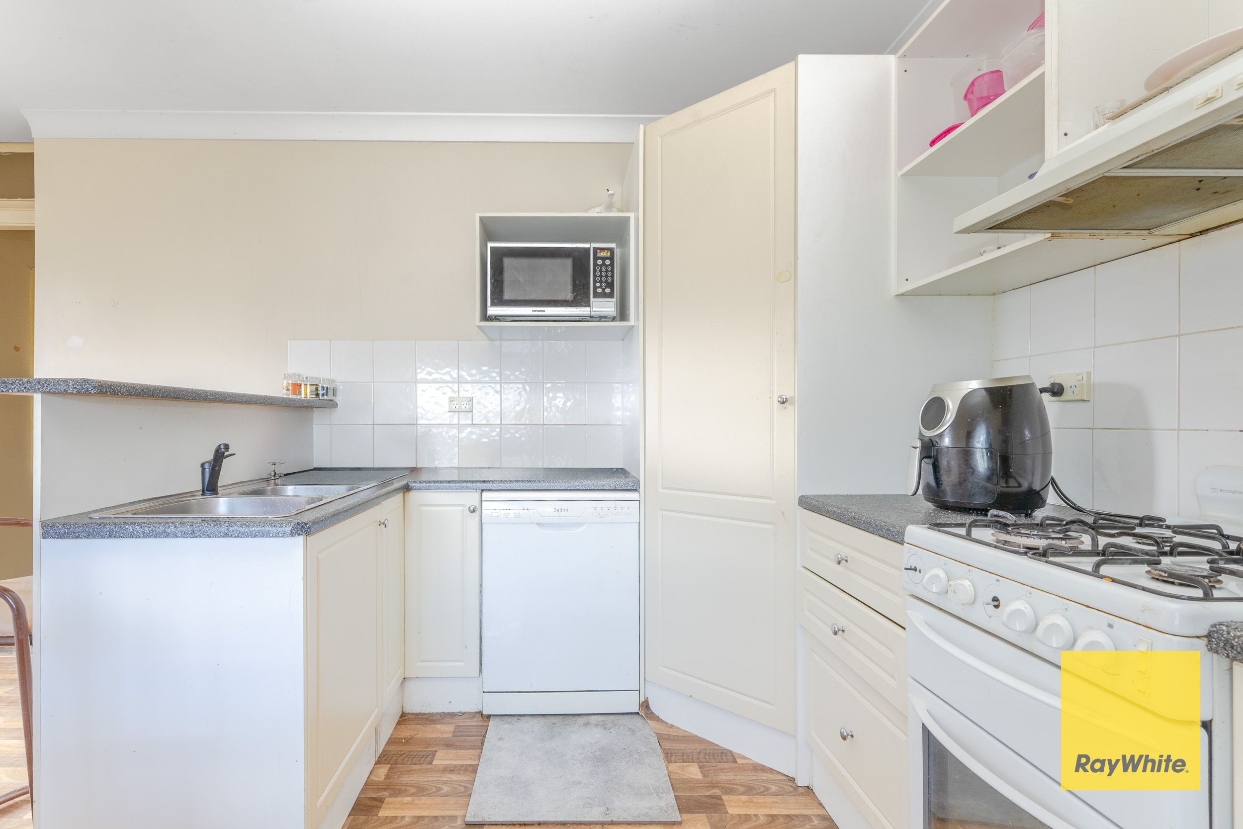 90 Hassans Walls Road — photo 4 of 9